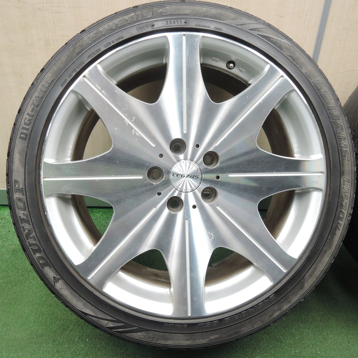 *送料無料* 4本価格★LEGZAS 245/40R19 ダンロップ LE MANS LM704 レグザス 19インチ PCD114.3/5H★4031303TNノ