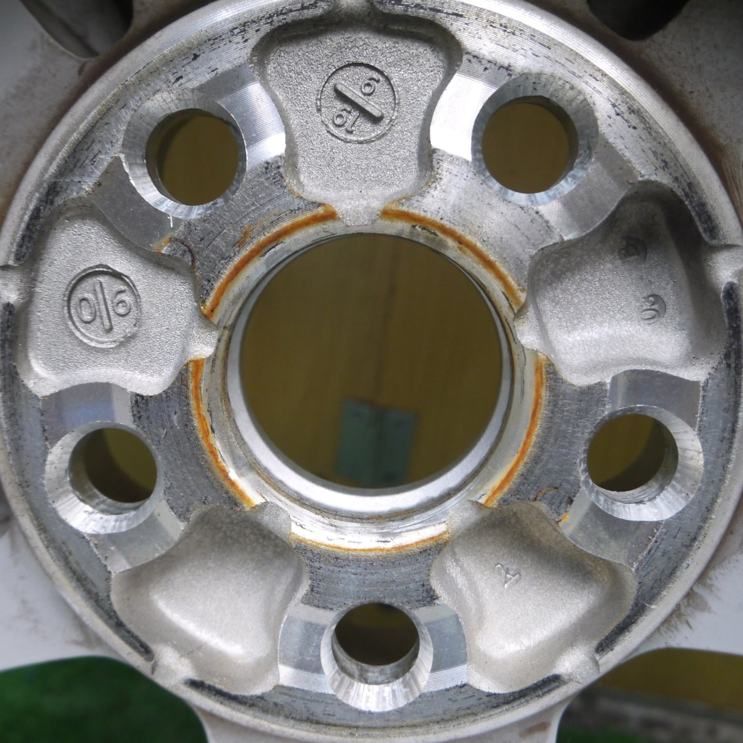 *送料無料* バリ溝！9.5分★トヨタ RAV4 純正 225/65R17 ブリヂストン アレンザ001 17インチ PCD114.3/5H★4040805Hノ