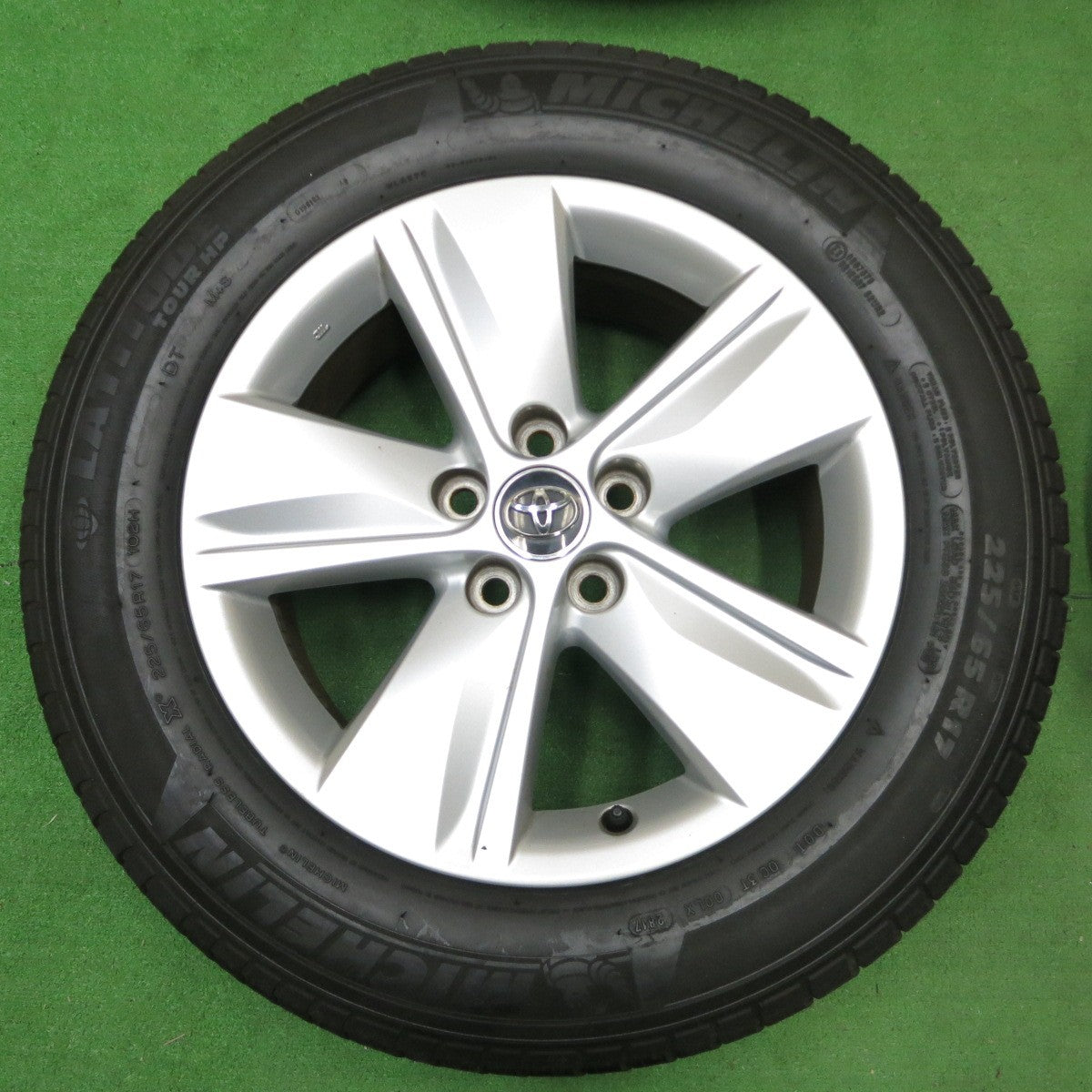 *送料無料* キレイ★トヨタ 60系 ハリアー 純正 225/65R17 ミシュラン LATITUDE TOUR HP 17インチ PCD114.3/5H★4062805ナノ