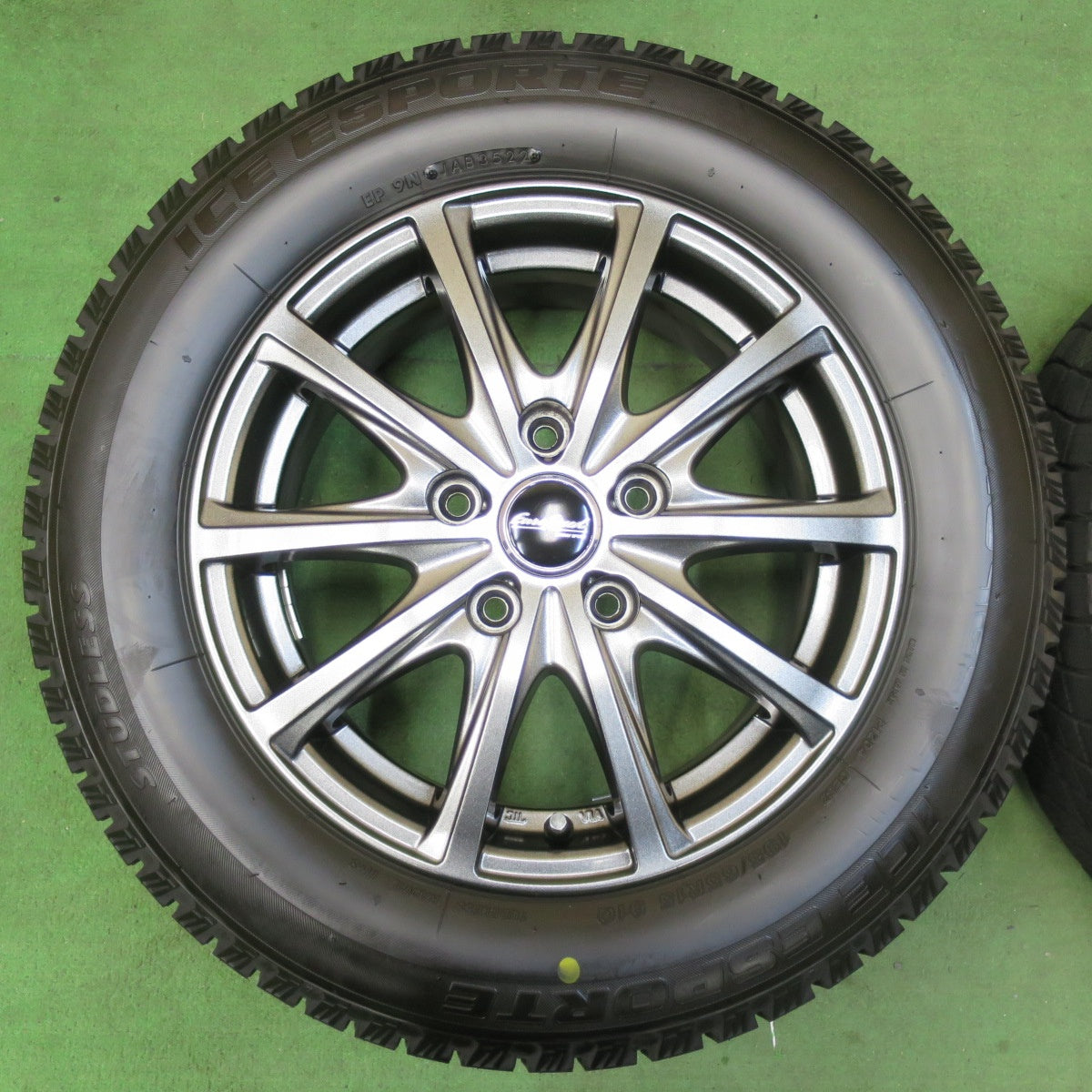 [送料無料] 超バリ溝！22年！キレイ！ほぼ10分★スタッドレス 195/65R15 アイスエスポルテ EuroSpeed MANARAY SPORT ユーロスピード 15インチ PCD114.3/5H★5012909イス