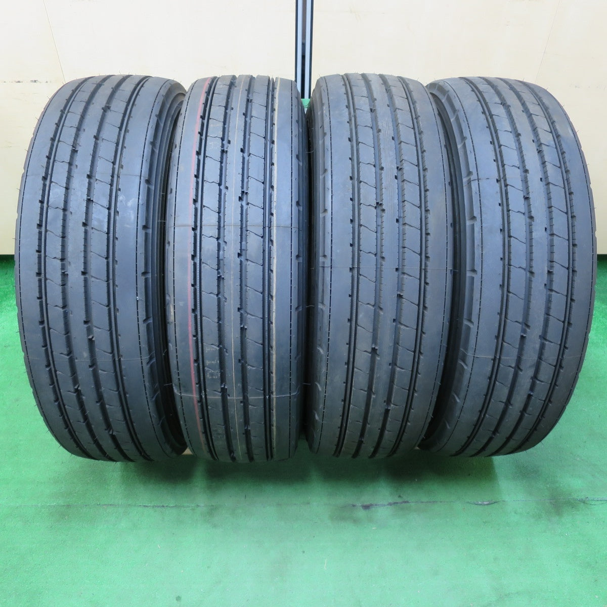 *送料無料* 新車外し！24年★トラック タイヤ 265/70R19.5 140/138J ブリヂストン R173 19.5インチ★4070704イノタ