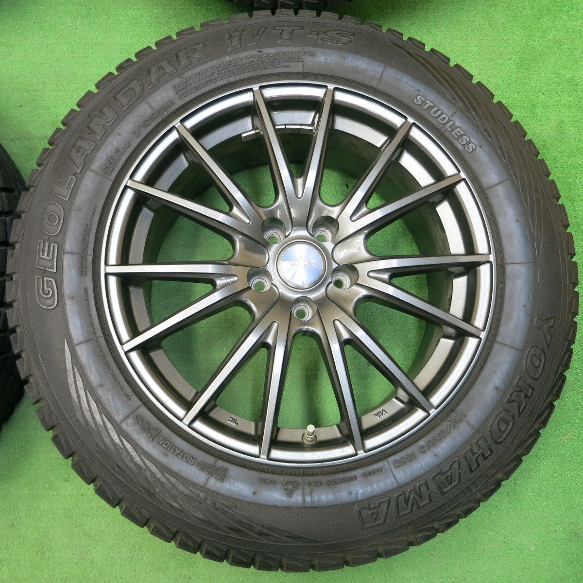 送料無料* センサー付！バリ溝！綺麗！9分☆レクサス等 235/65R18 スタッドレス ヨコハマ ジオランダー i/T-S VELVA |  名古屋/岐阜の中古カー用品・工具の買取/販売ならガレージゲット