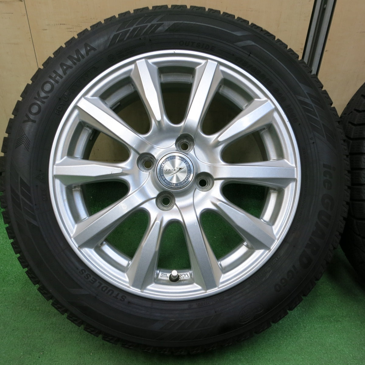 *送料無料* バリ溝！8.5分★スタッドレス 175/65R15 ヨコハマ アイスガード iG60 JOKER weds ジョーカー 15インチ PCD100/4H★4051613イス