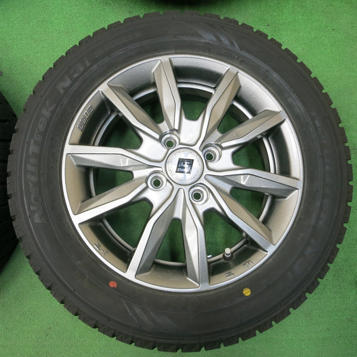 *送料無料* バリ溝！キレイ！9.5分以上★スタッドレス 175/65R14 オートバックス ノーストレック N3i SEIN ザイン 14インチ PCD100/4H★4031602イス