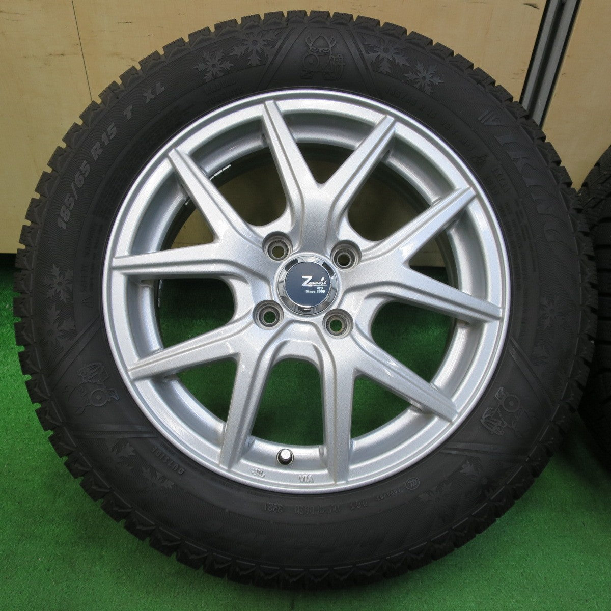 *送料無料* バリ溝！21年！キレイ！9分★スタッドレス 185/65R15 バイキング WINTECH WT6 Zmeist M5 15インチ PCD100/4H★4070401イス