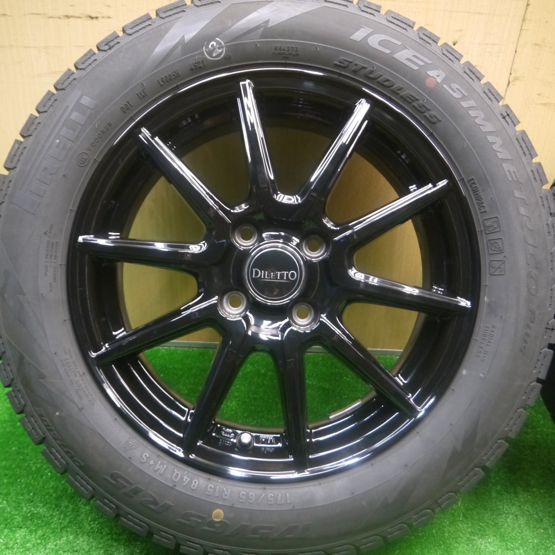 送料無料* バリ溝！21年！キレイ！9.5分☆スタッドレス 175/65R15 ピレリ アイスアシンメトリコ プラス DILETTO ディ |  名古屋/岐阜の中古カー用品・工具の買取/販売ならガレージゲット