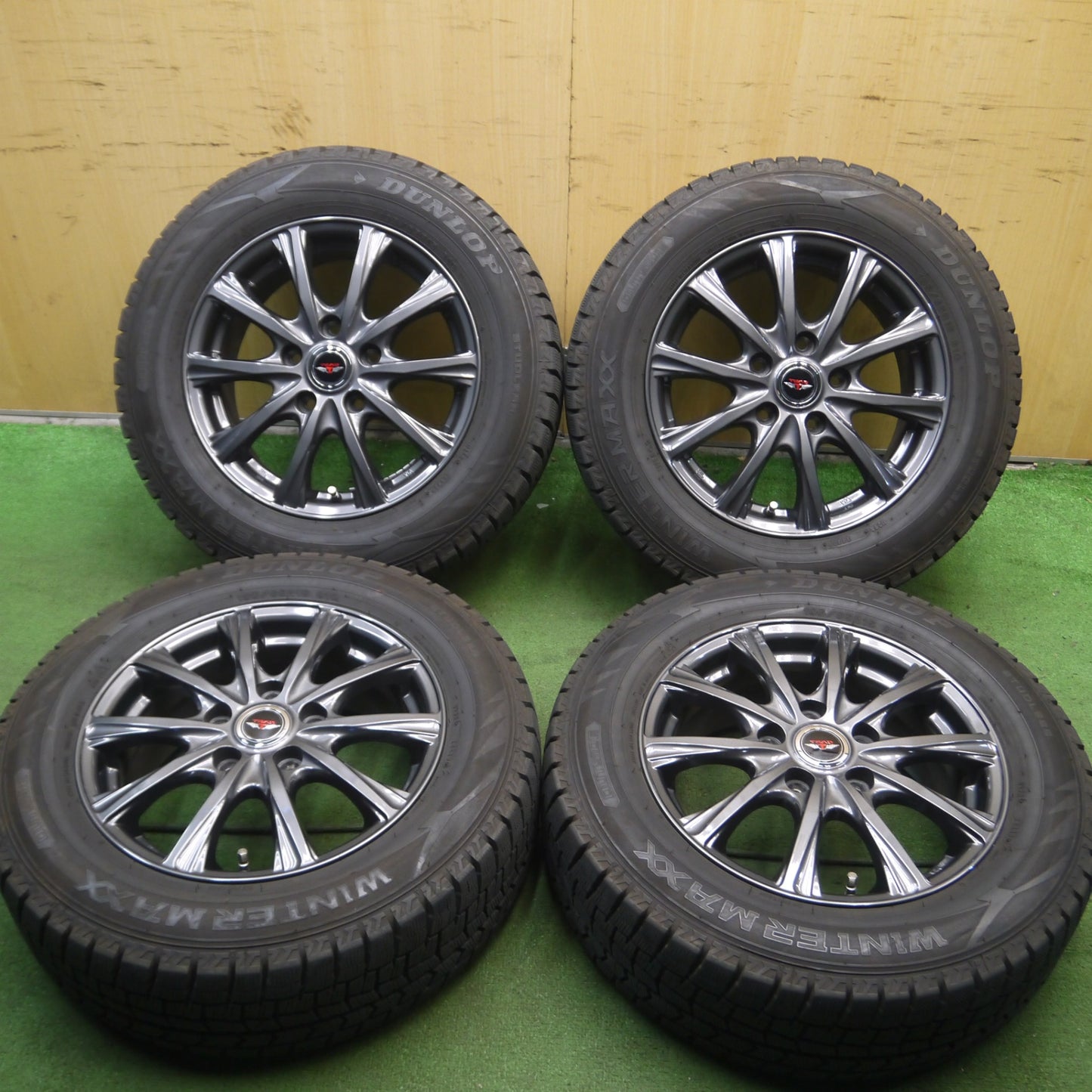 *送料無料* バリ溝！キレイ！9分★スタッドレス 195/65R15 ダンロップ ウインターマックス WM02 TEAD テッド 15インチ PCD114.3/5H★4040112Hス