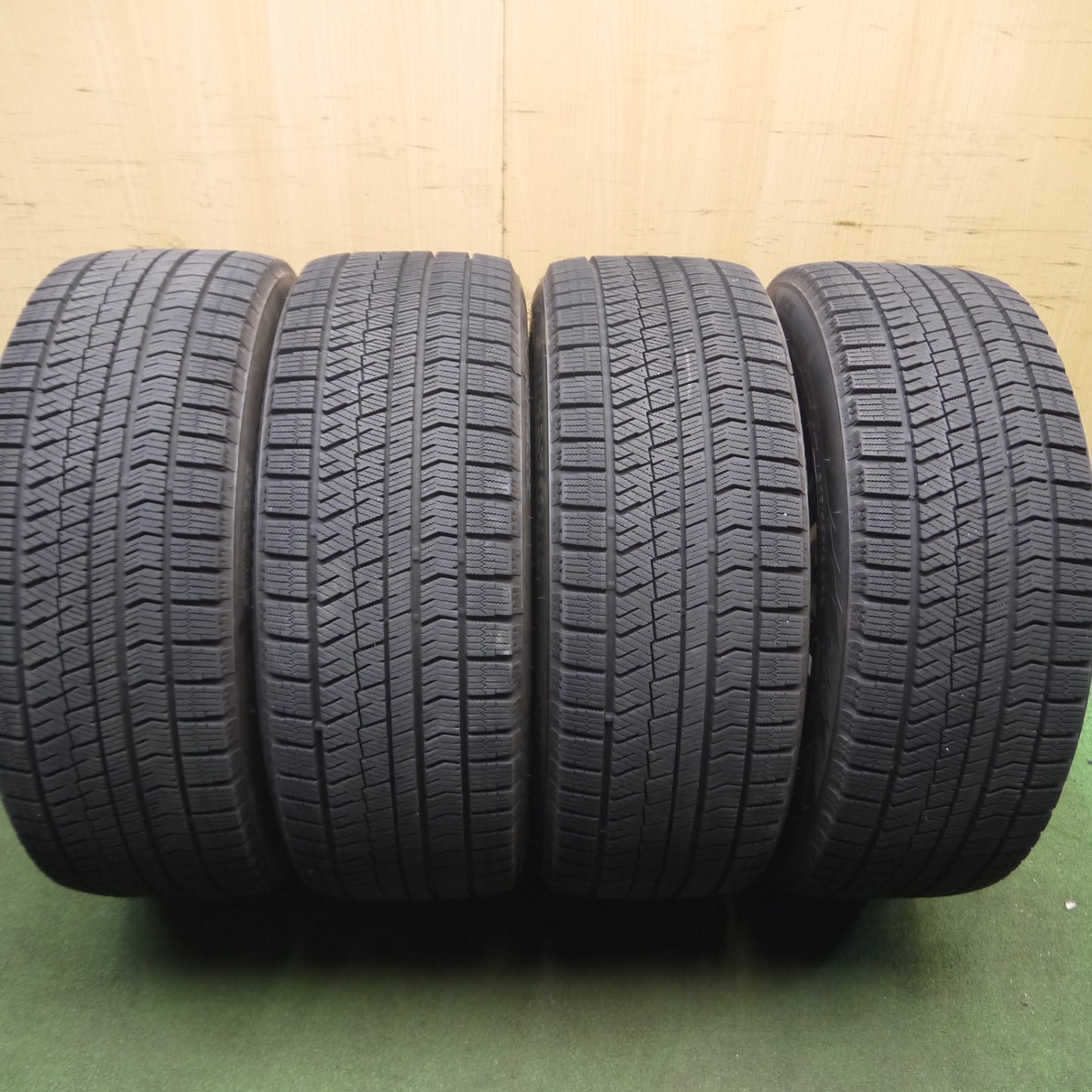 *送料無料* バリ溝！21年！キレイ！9.5分★Blikker SSRⅢ 245/45R19 スタッドレス ブリヂストン ブリザック アイス ブリッカー PCD114.3/5H★4031911Hス