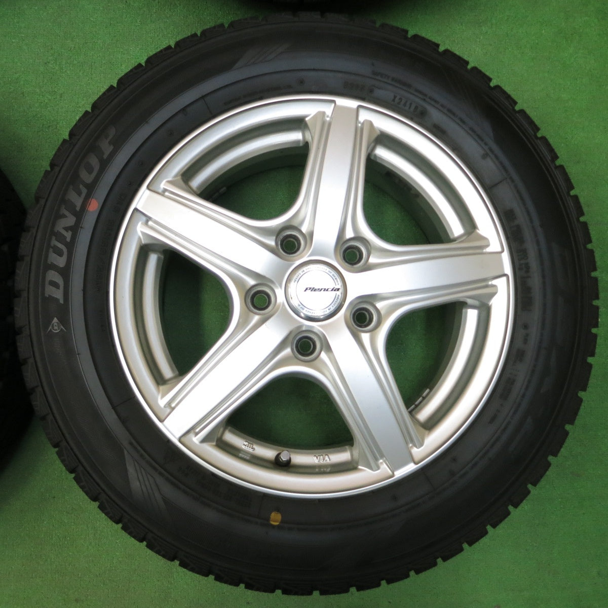 *送料無料* バリ溝！キレイ！9.5分以上★スタッドレス 195/65R15 ダンロップ DSX-2 Plencia プレンシア 15インチ PCD114.3/5H★4041906イス