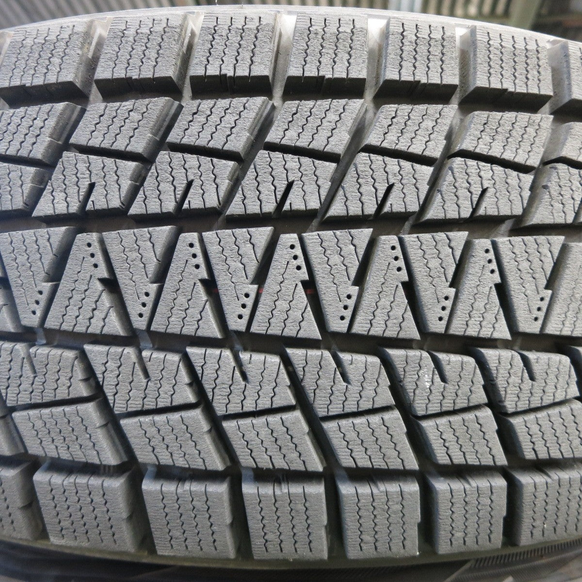 *送料無料* バリ溝！22年！キレイ！9.5分以上★フォレスター等 215/65R16 スタッドレス ブリヂストン ブリザック DM-V1 BALMINUM バルミナ PCD100/5H★4051402イス