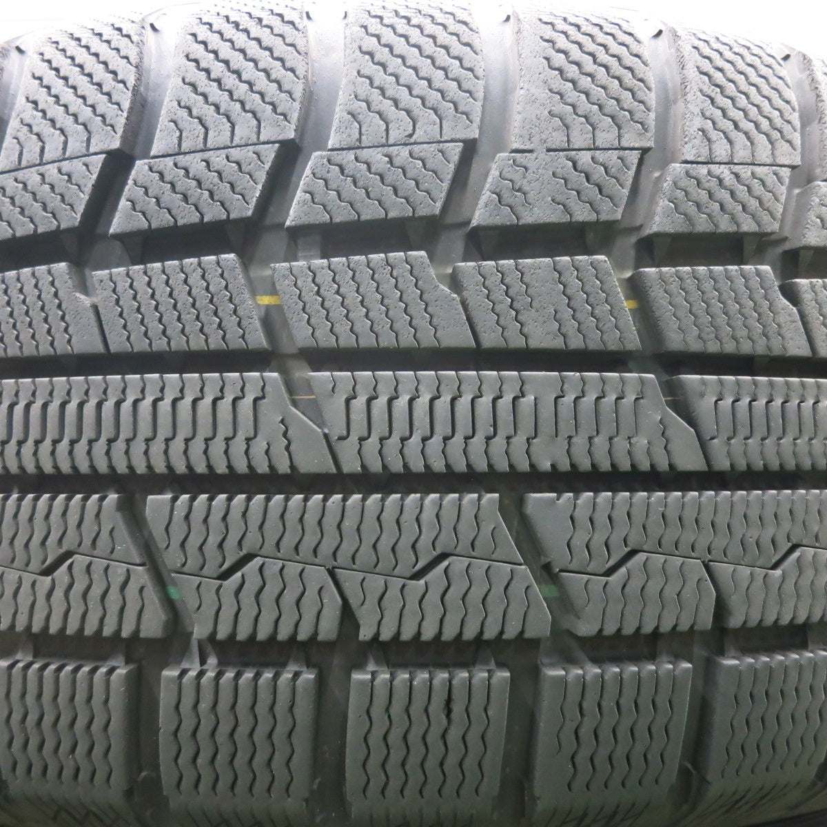 *送料無料* バリ溝！22年！キレイ！9.5分★スタッドレス 215/55R18 トーヨー ウインター トランパス TX Exceeder エクシーダー 18インチ PCD114.3/5H★4062904HAス