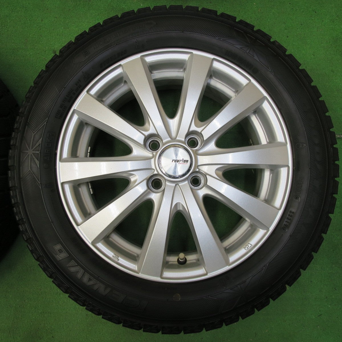 *送料無料* バリ溝！キレイ！9分★スタッドレス 185/60R15 グッドイヤー アイスナビ6 ravrion RS01 ラブリオン 15インチ PCD100/4H★4072703イス