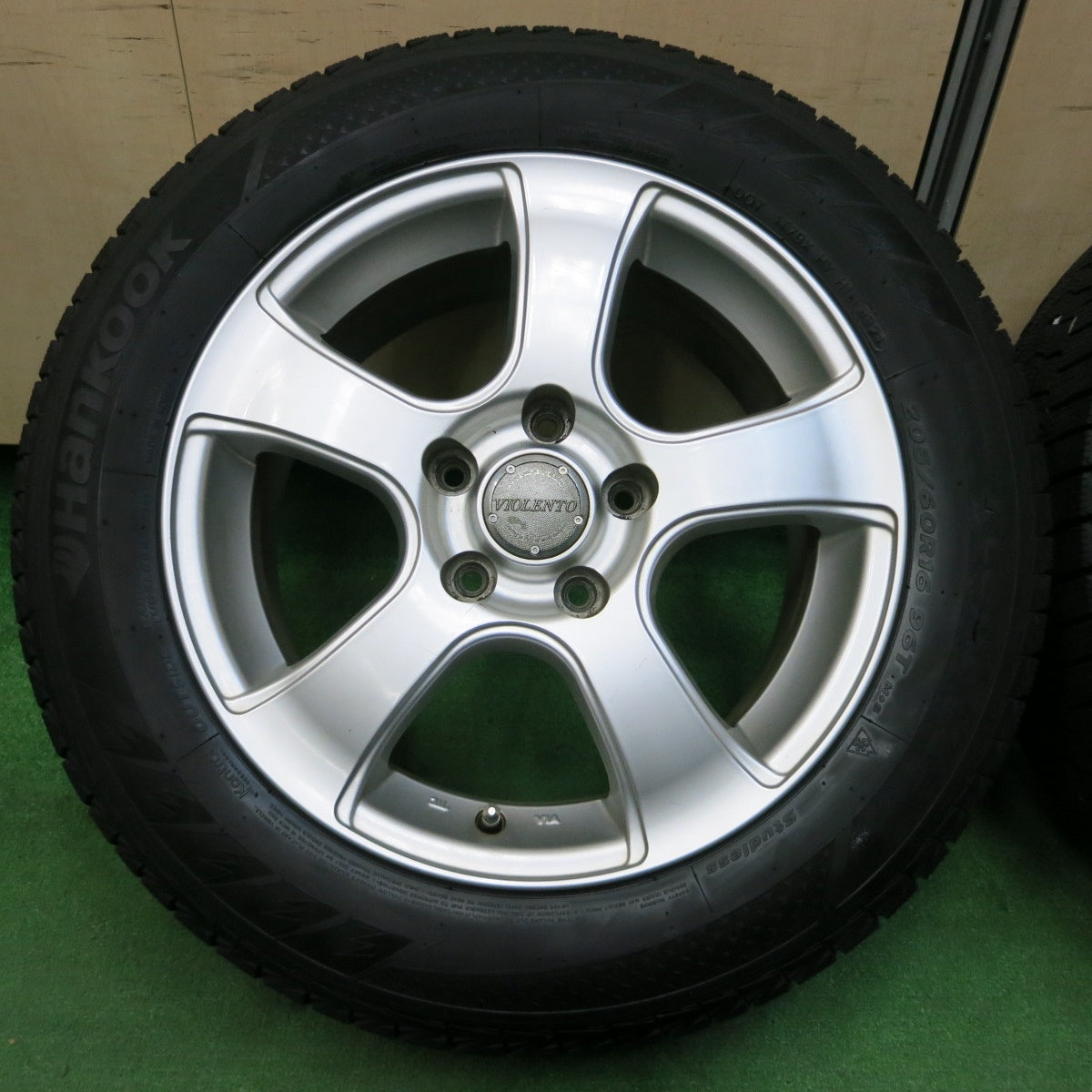 *送料無料* バリ溝！21年！9.5分★スタッドレス 205/60R16 ハンコック ウインターアイセプト IZ2A VIOLENTO ヴィオレント 16インチ PCD114.3/5H★4032606イス