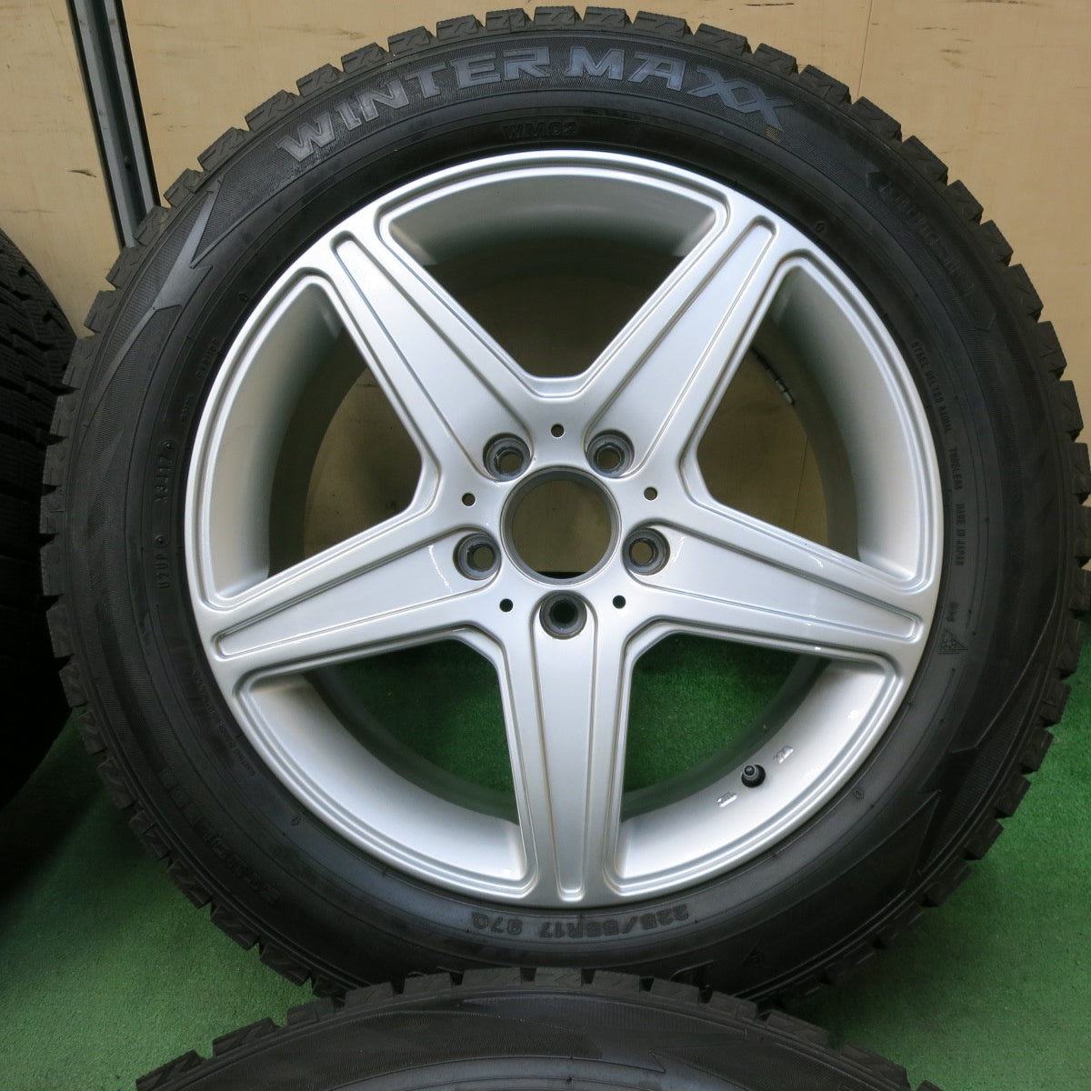 [送料無料] バリ溝！キレイ！9.5分★ベンツ 等 AGA TARGA 225/55R17 スタッドレス ダンロップ ウインターマックス WM02 17インチ PCD112/5H★4121108SYス