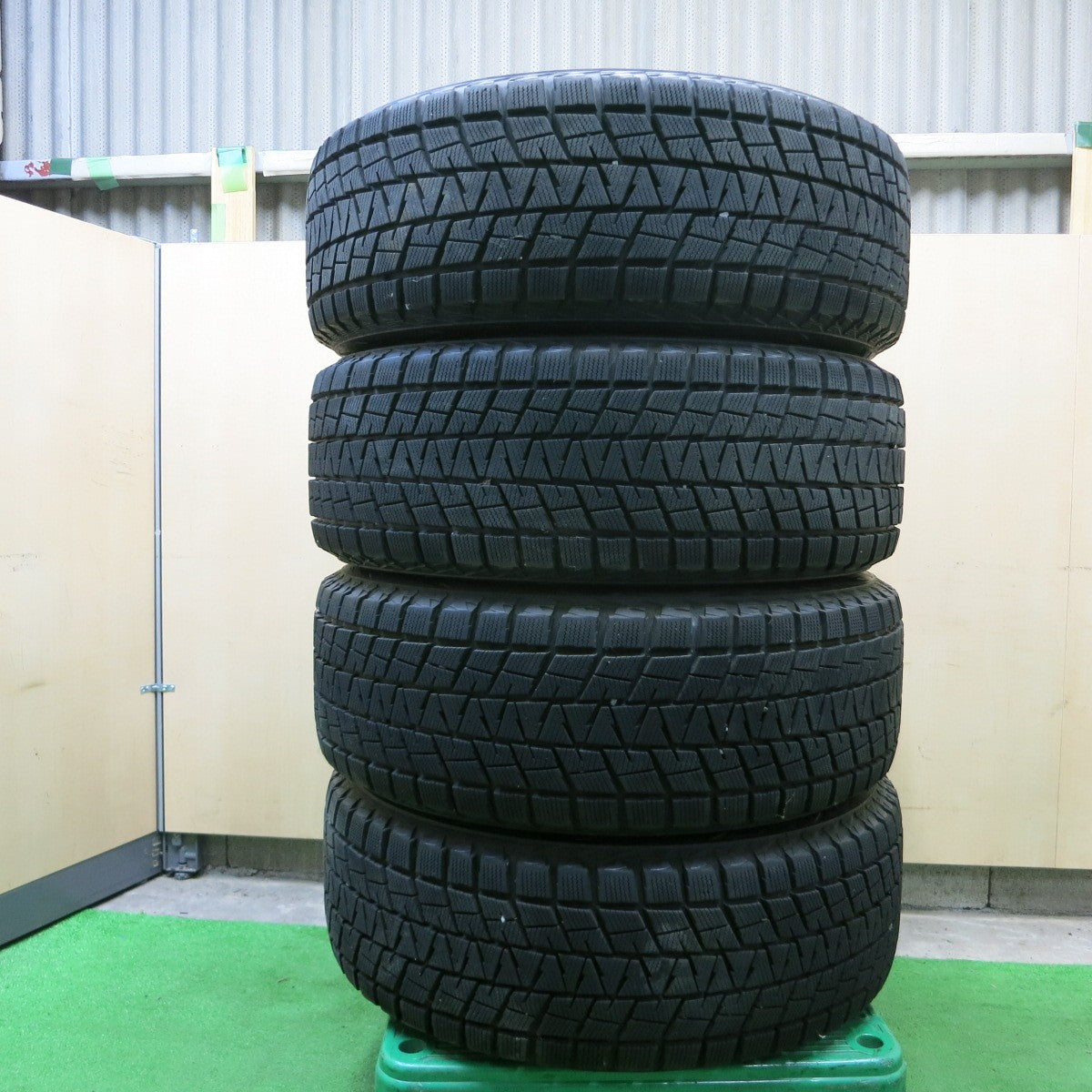 *送料無料* バリ溝！キレイ！9.5分★ベンツ Gクラス ゲレンデ W463 純正 265/60R18 スタッドレス ブリヂストン ブリザック DM-V1 PCD130/5H★4062201ナス