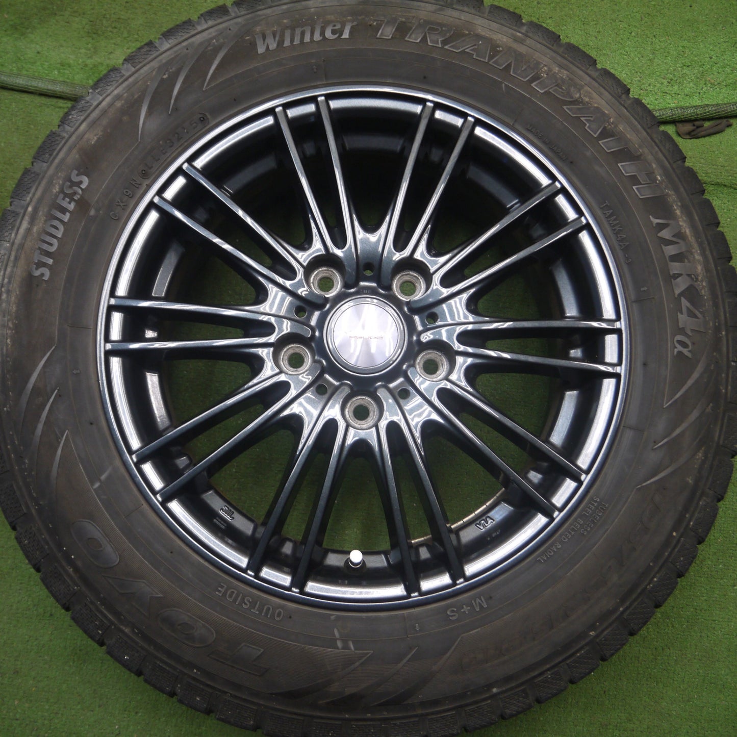 *送料無料* キレイ★スタッドレス 195/65R15 トーヨー ウインター トランパス MK4 VELVA AGUDO ヴェルヴァ PCD114.3/5H★4072206Hス