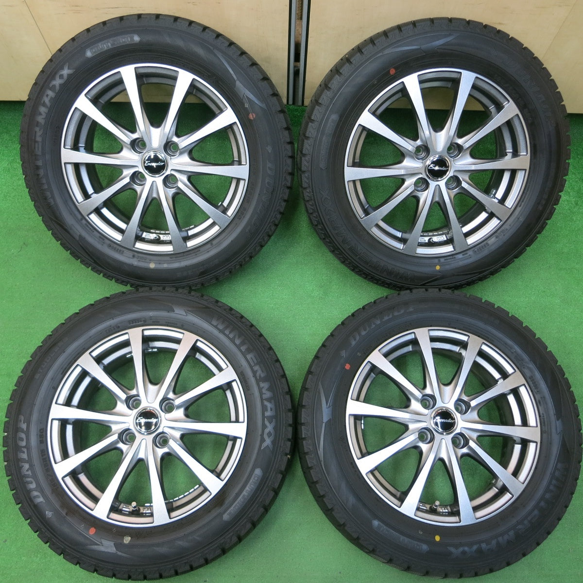 *送料無料* バリ溝！20年！綺麗！9.5分★スタッドレス 185/65R15 ダンロップ ウインターマックス WM02 Exceeder エクシーダー 15インチ PCD100/4H★4042501イス