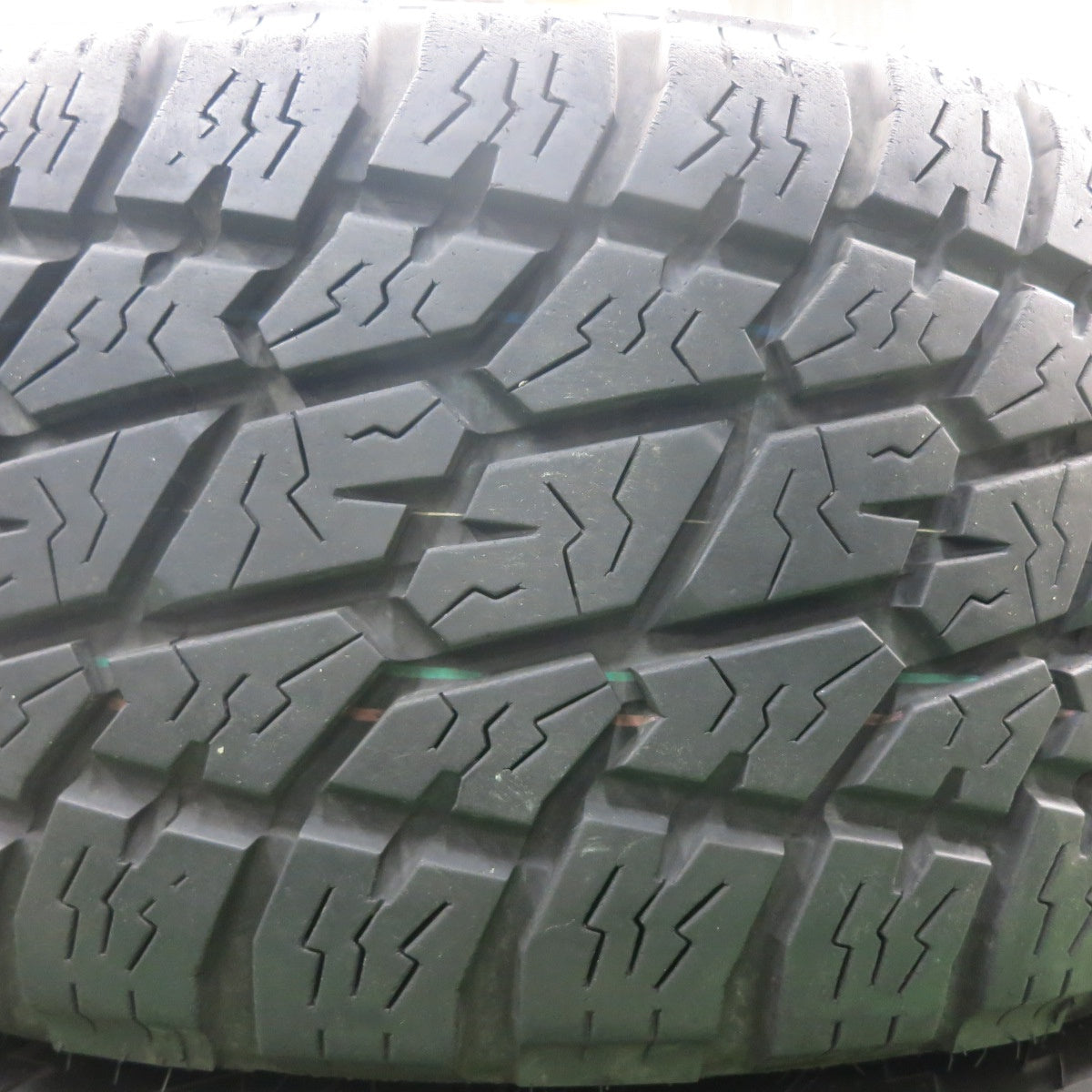 *送料無料* バリ溝！綺麗！9分！付属品付★KMC XDシリーズ 265/50R20 ニットー テラ グラップラー オールテレーン 20インチ PCD139.7/6H★4051703HAノ