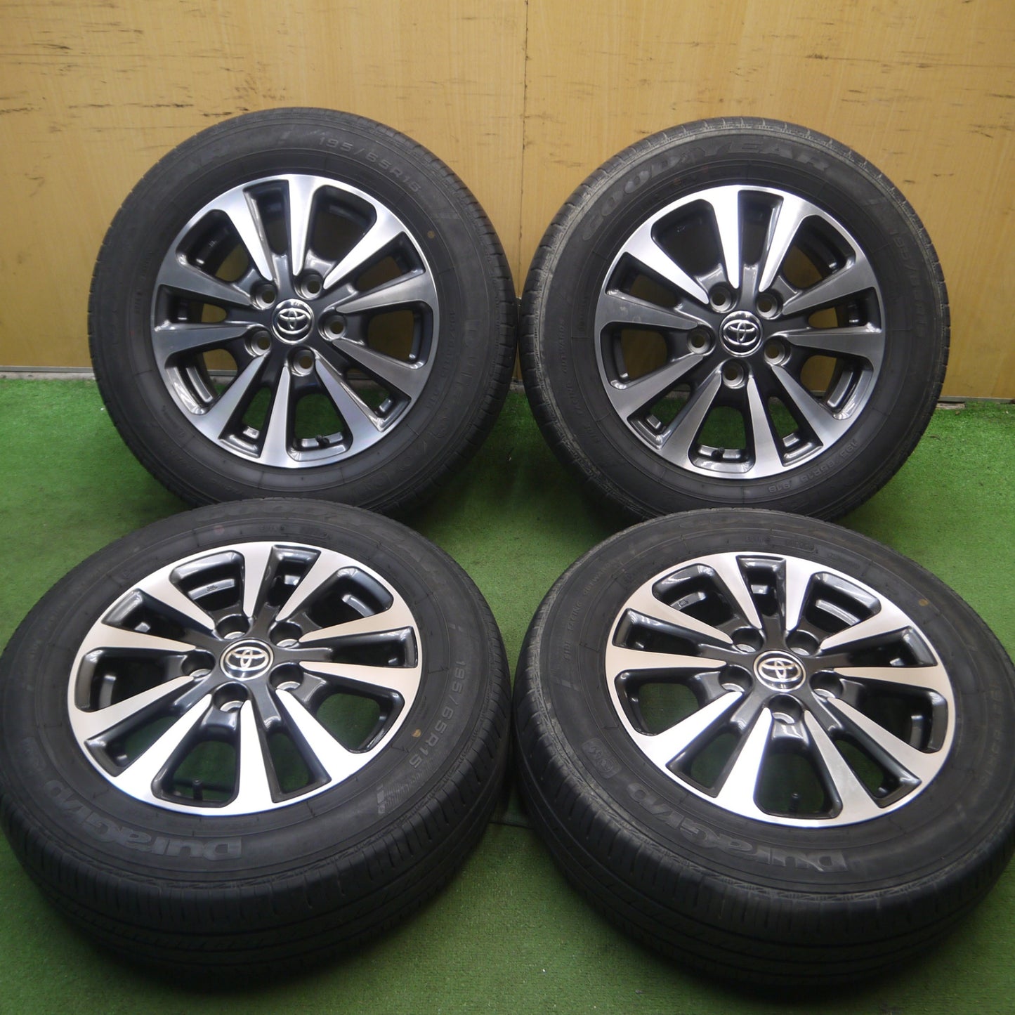 *送料無料* キレイ★トヨタ 80系 エスクァイア ノア ヴォクシー 純正 195/65R15 グッドイヤー DuraGrip 15インチ PCD114.3/5H★4070903Hノ