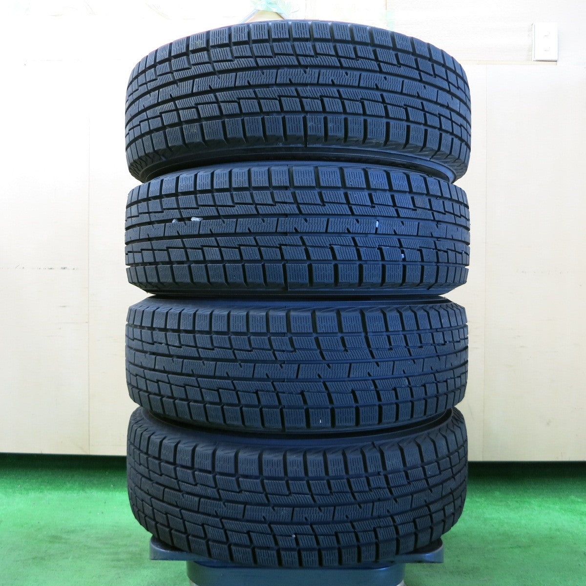 *送料無料* 超バリ溝！23年！ほぼ10分★スタッドレス 185/65R15 プラクティバ アイス BP02 STRANGER ストレンジャー 15インチ PCD100/5H★4051403イス