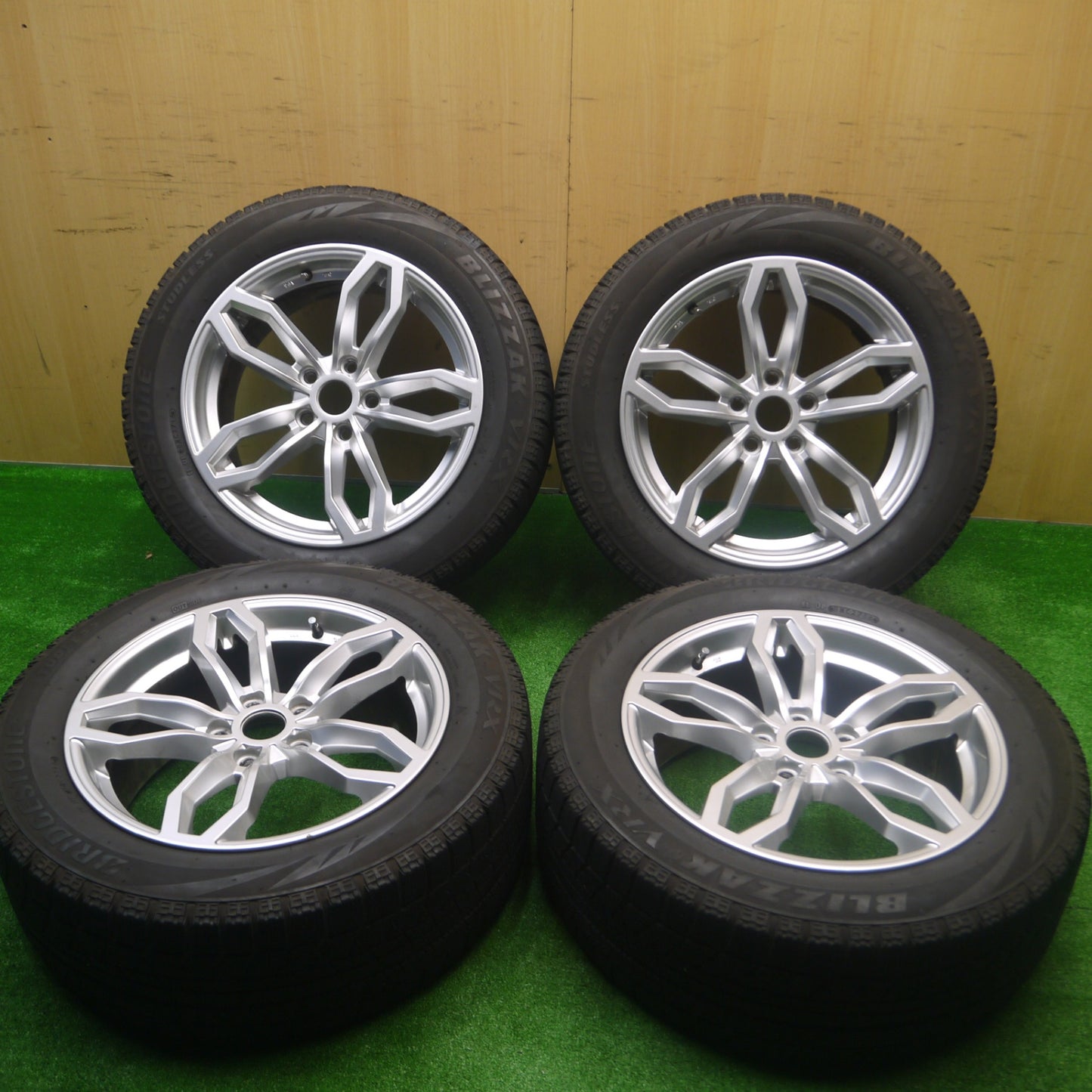 *送料無料* キレイ★BMW 等 AGA TAS 225/55R17 スタッドレス ブリヂストン ブリザック VRX 17インチ PCD112/5H★4083002Hス