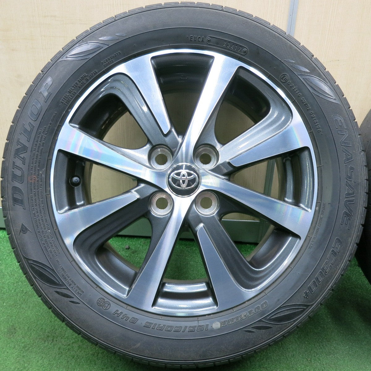 *送料無料* キレイ★トヨタ NHP10 アクア 純正 185/60R15 ダンロップ エナセーブ EC300+ 15インチ PCD100/4H★4050306NJノ