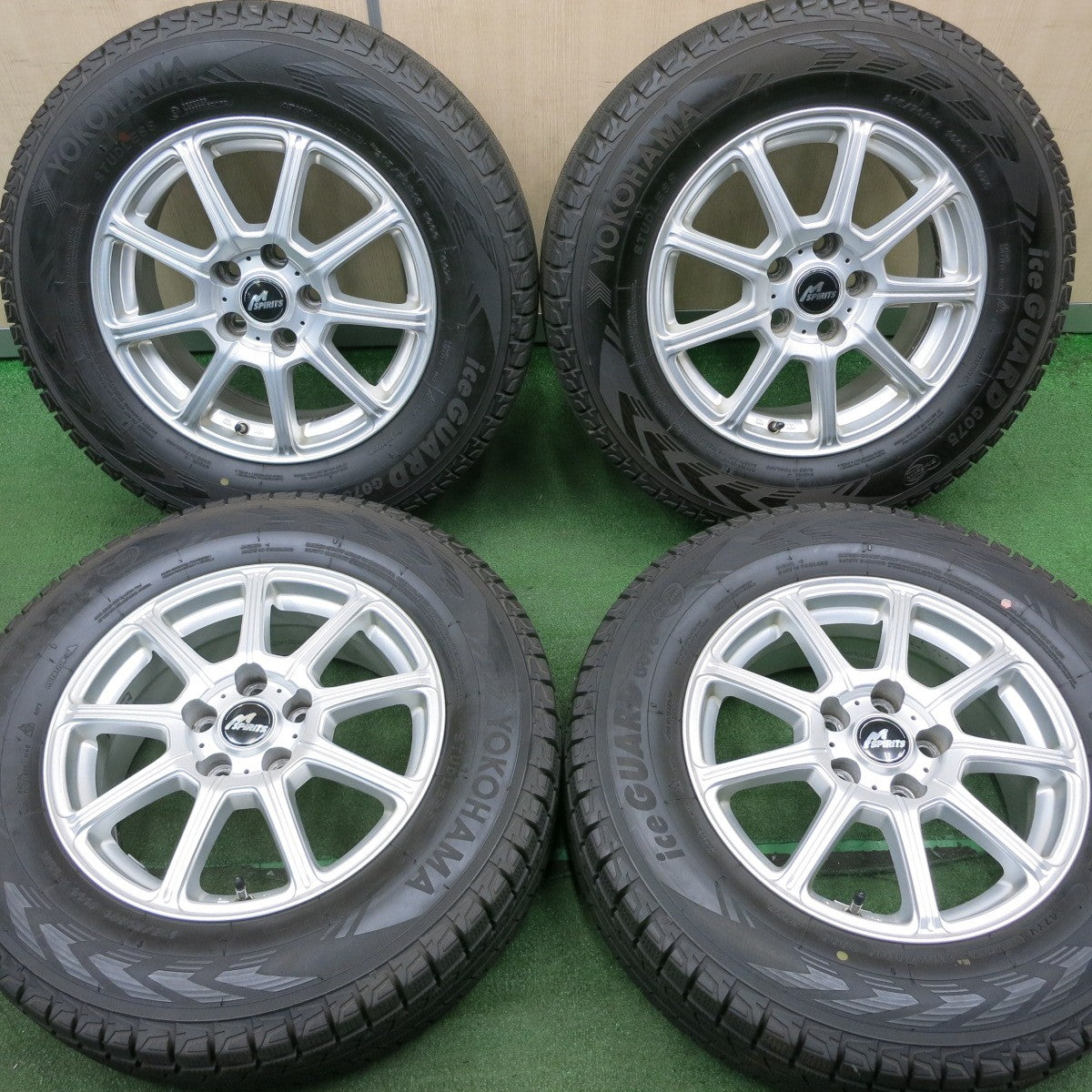 *送料無料* バリ溝！9.5分★スタッドレス 215/70R16 ヨコハマ アイスガード G075 M SPIRITS Mスピリッツ 16インチ PCD114.3/5H★4040307NJス