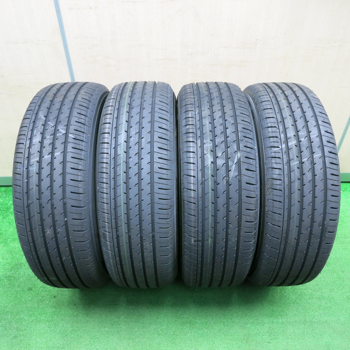 [送料無料] 新車外し！24年★トヨタ 40系 アルファード ヴェルファイア 純正 225/60R18 ヨコハマ アドバン V03 18インチ PCD120/5H★4112701TNノ