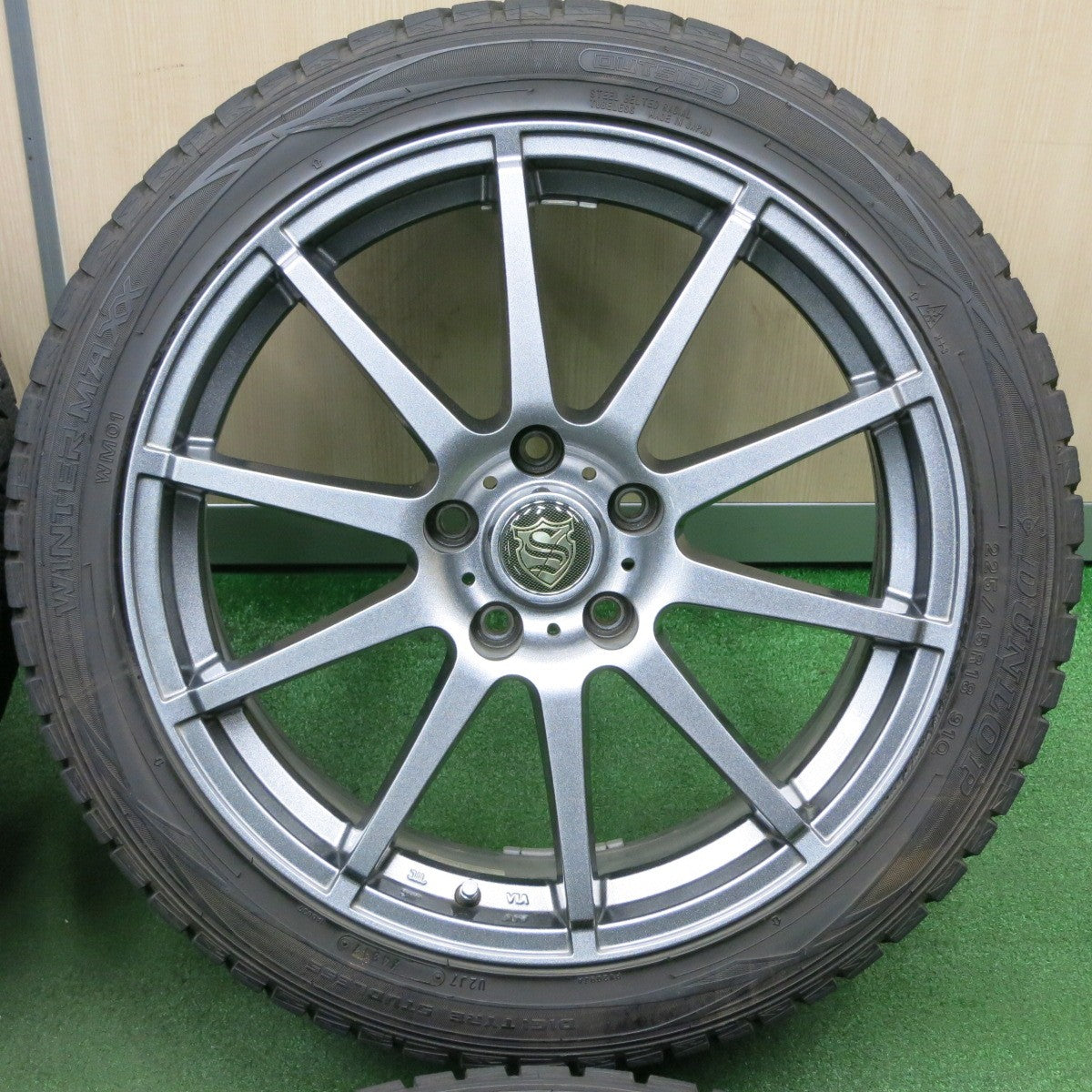 *送料無料* バリ溝！キレイ！9分★スタッドレス 225/45R18 ダンロップ ウインターマックス WM01 社外 アルミ 18インチ PCD114.3/5H★4040907TNス