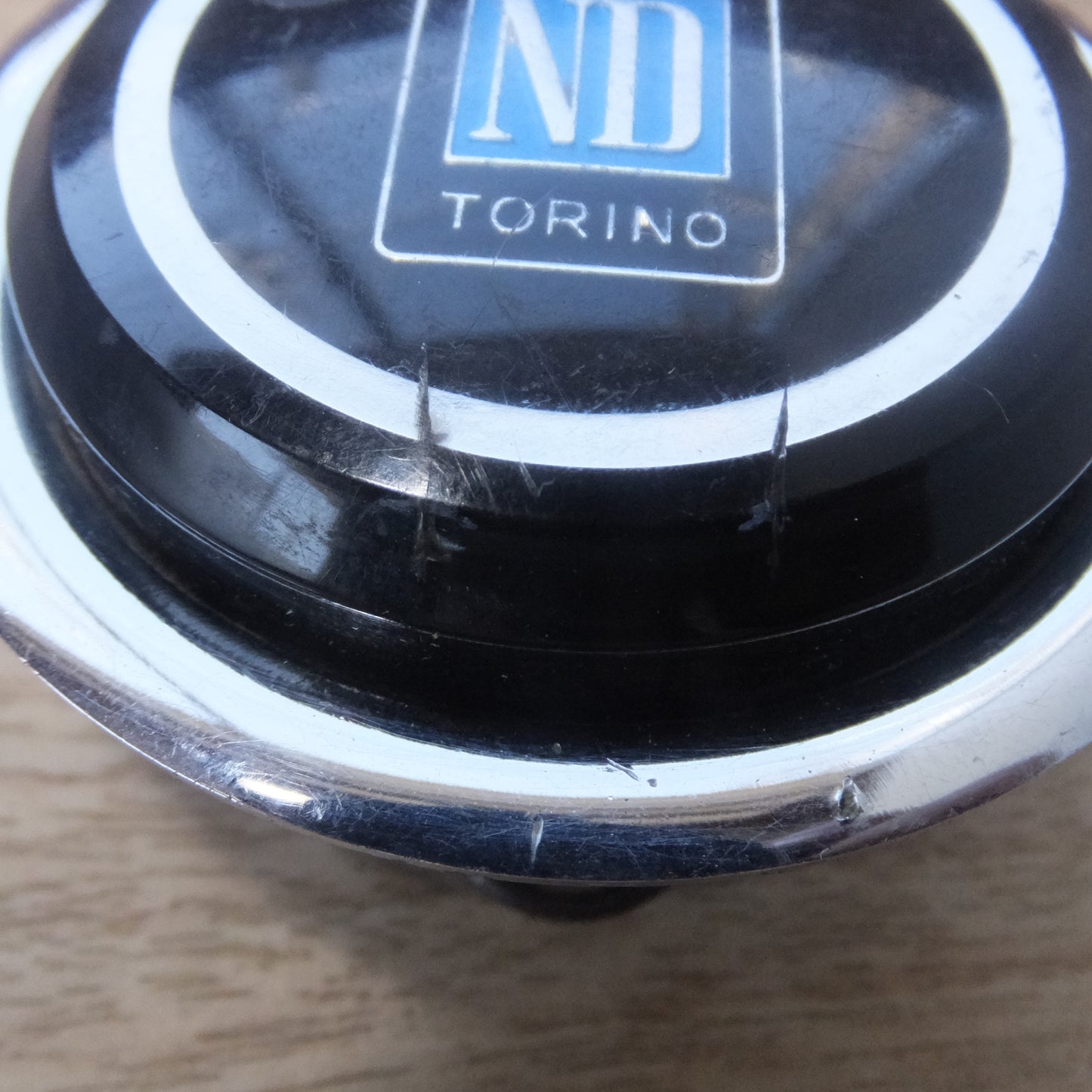 [送料無料] 現状品★ナルディ NARDI トリノ TORINO ステアリング ホーンボタン ブラック 形式 不明★