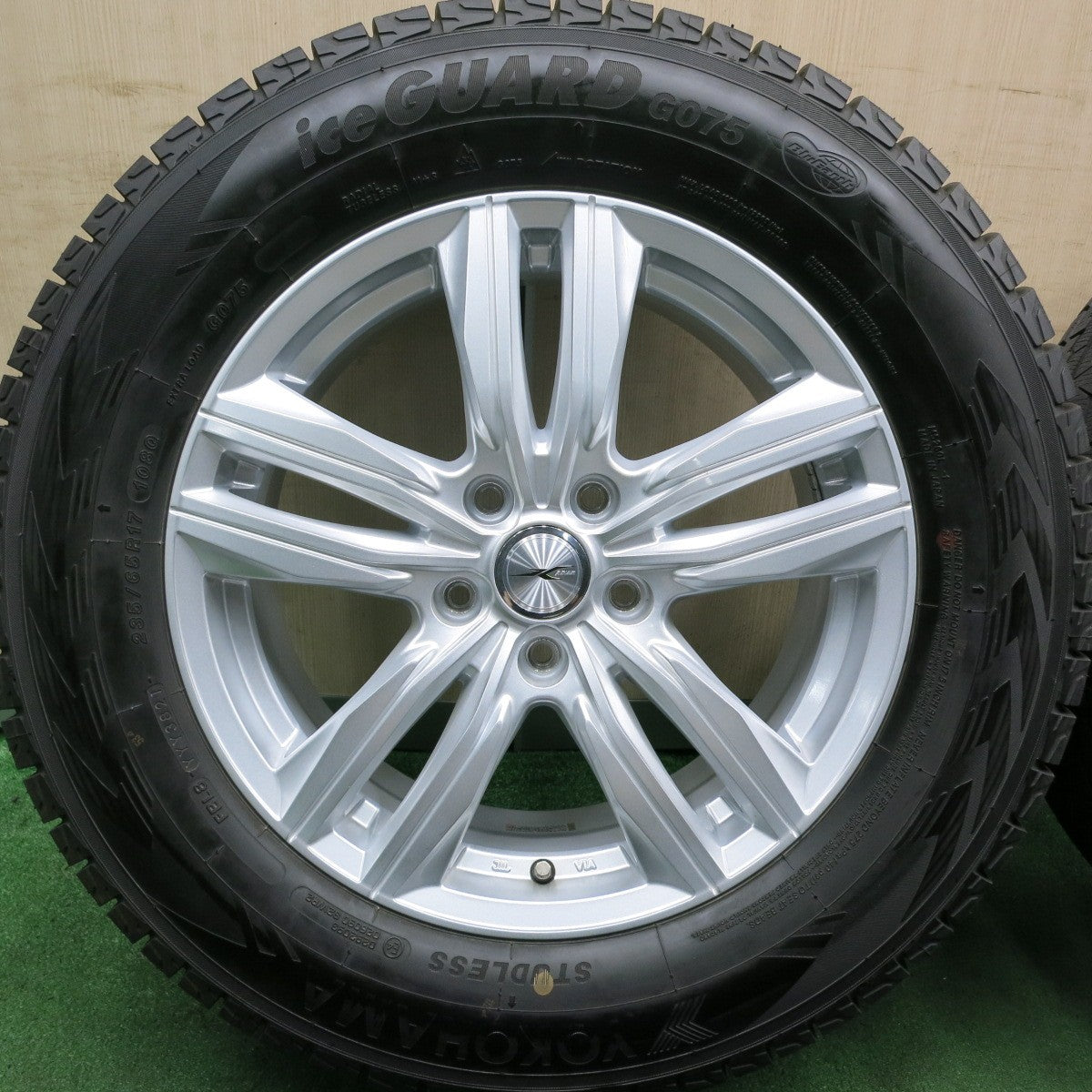 *送料無料* バリ溝！21年！キレイ！ほぼ10分★スタッドレス 235/65R17 ヨコハマ アイスガード G075 JOKER ジョーカー 17インチ PCD114.3/5H★4052601HAス