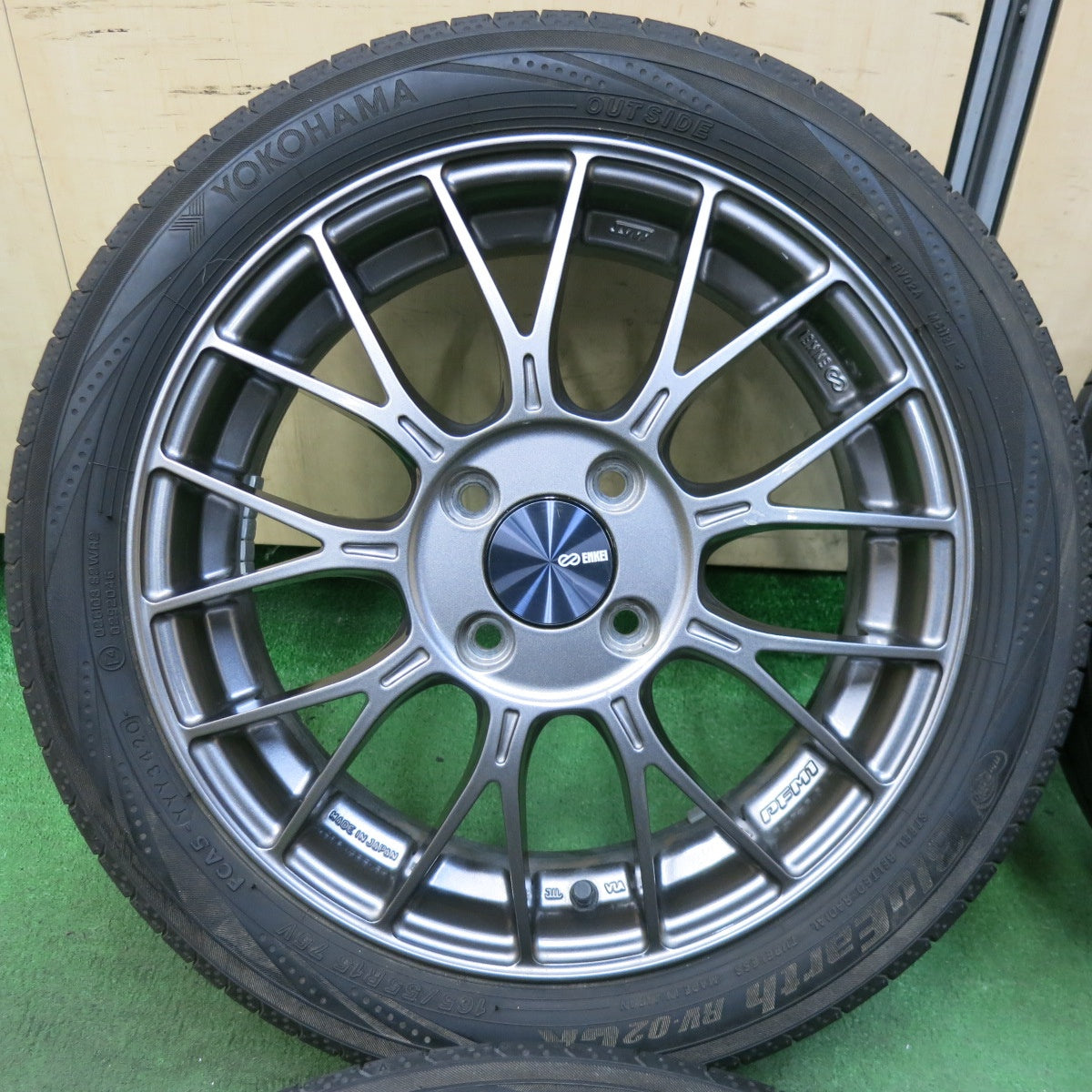 [送料無料] バリ溝！キレイ！9分★ENKEI PFM1 165/55R15 ヨコハマ ブルーアース RV-02 CK エンケイ 軽自動車 タント スペーシア等 PCD100/4H★5011712SYノ