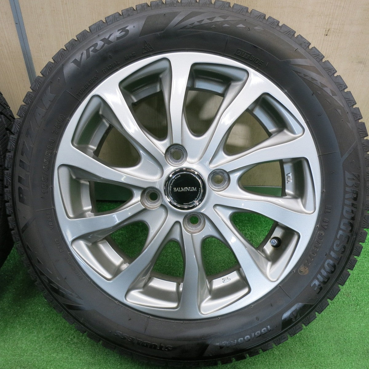 [送料無料] バリ溝！22年！8.5分★スタッドレス 155/65R14 ブリヂストン ブリザック VRX3 BALMINUM バルミナ 14インチ PCD100/4H★4121801TNス