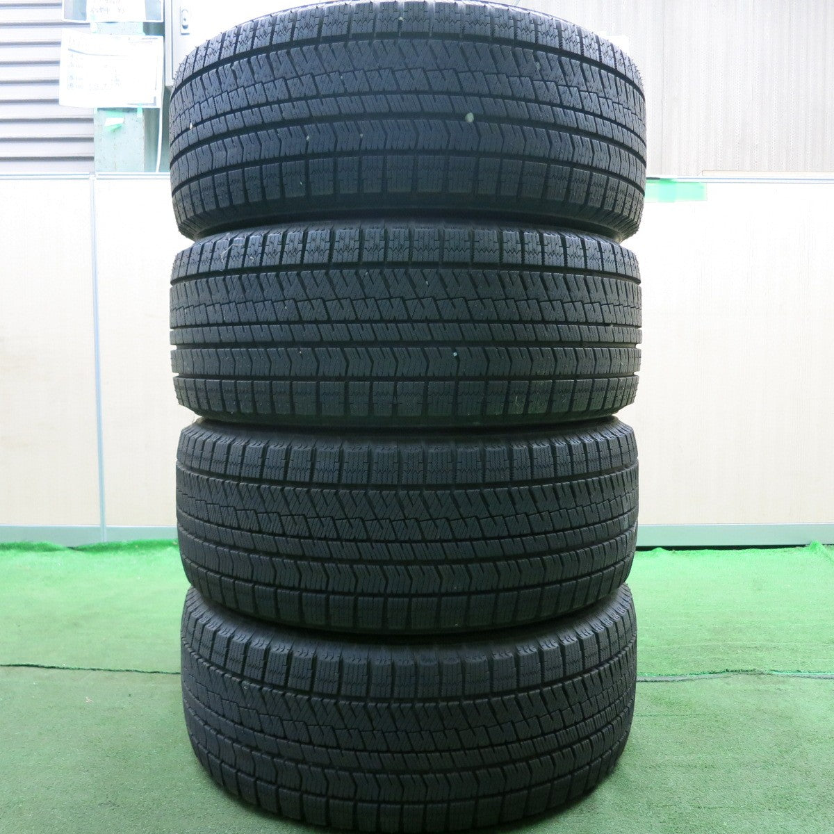 *送料無料* バリ溝！ほぼ10分★ベンツ 等 MAK FF SERIES MFF 235/50R18 スタッドレス ブリヂストン ブリザック VRX2 18インチ PCD112/5H★4070703HAス