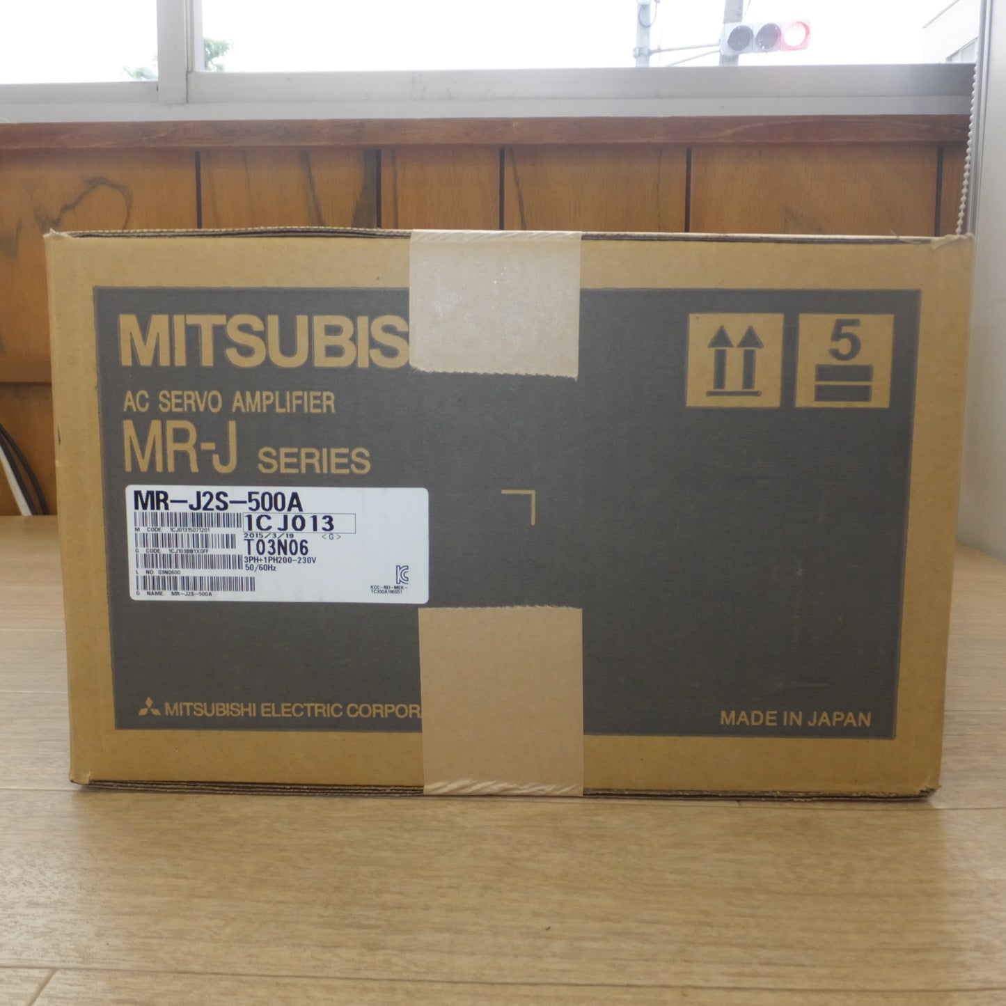 [送料無料] 未使用★三菱 MITSUBISHI サーボアンプ AC SERVO AMPLIFIER MR-J SERIES MR-J2S-500A(3)★