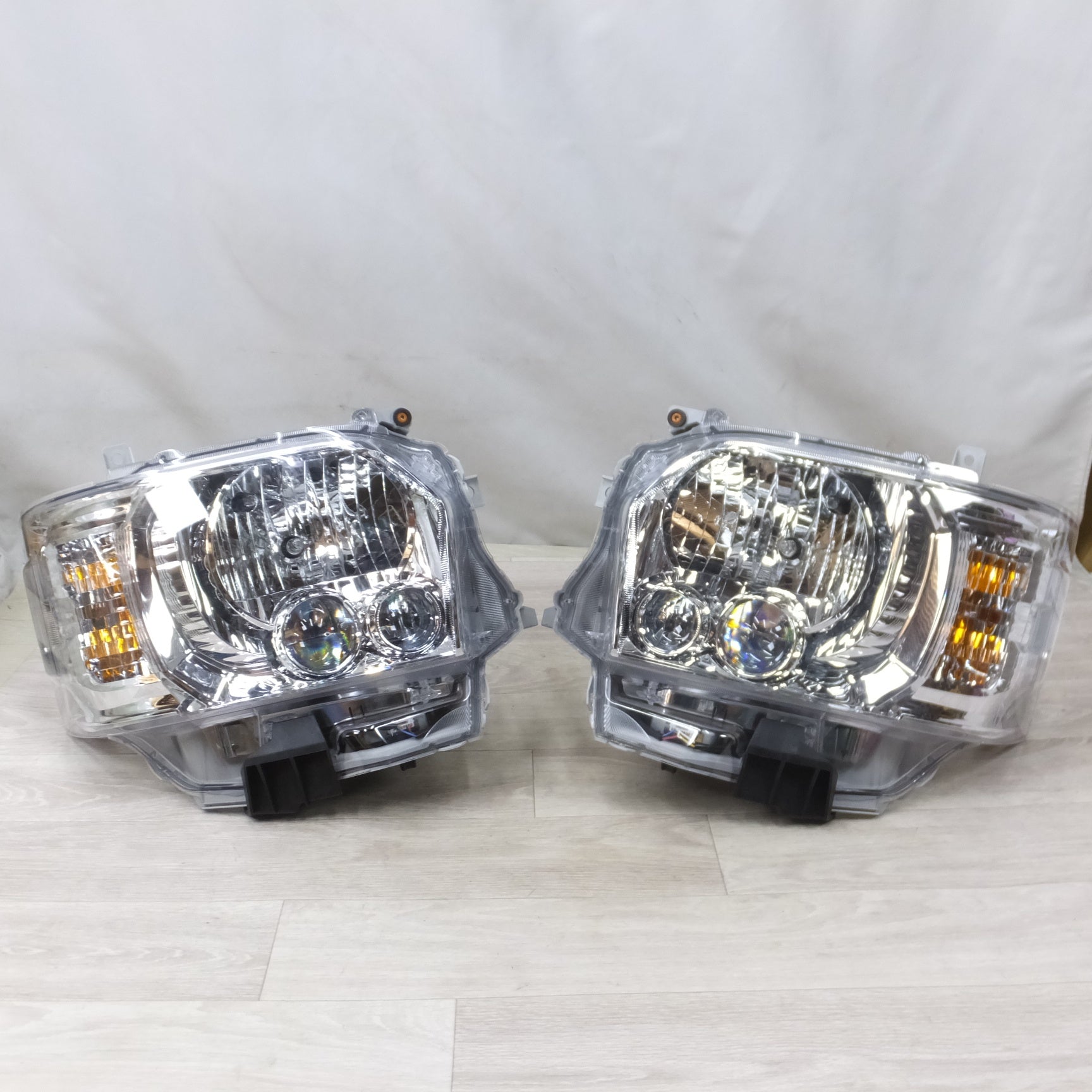 送料無料] 新車外し！左右セット◇トヨタ ハイエース スーパーGL 200系 4 5 6型 純正 LED ヘッド ライト ランプ コンピュ |  名古屋/岐阜の中古カー用品・工具の買取/販売ならガレージゲット