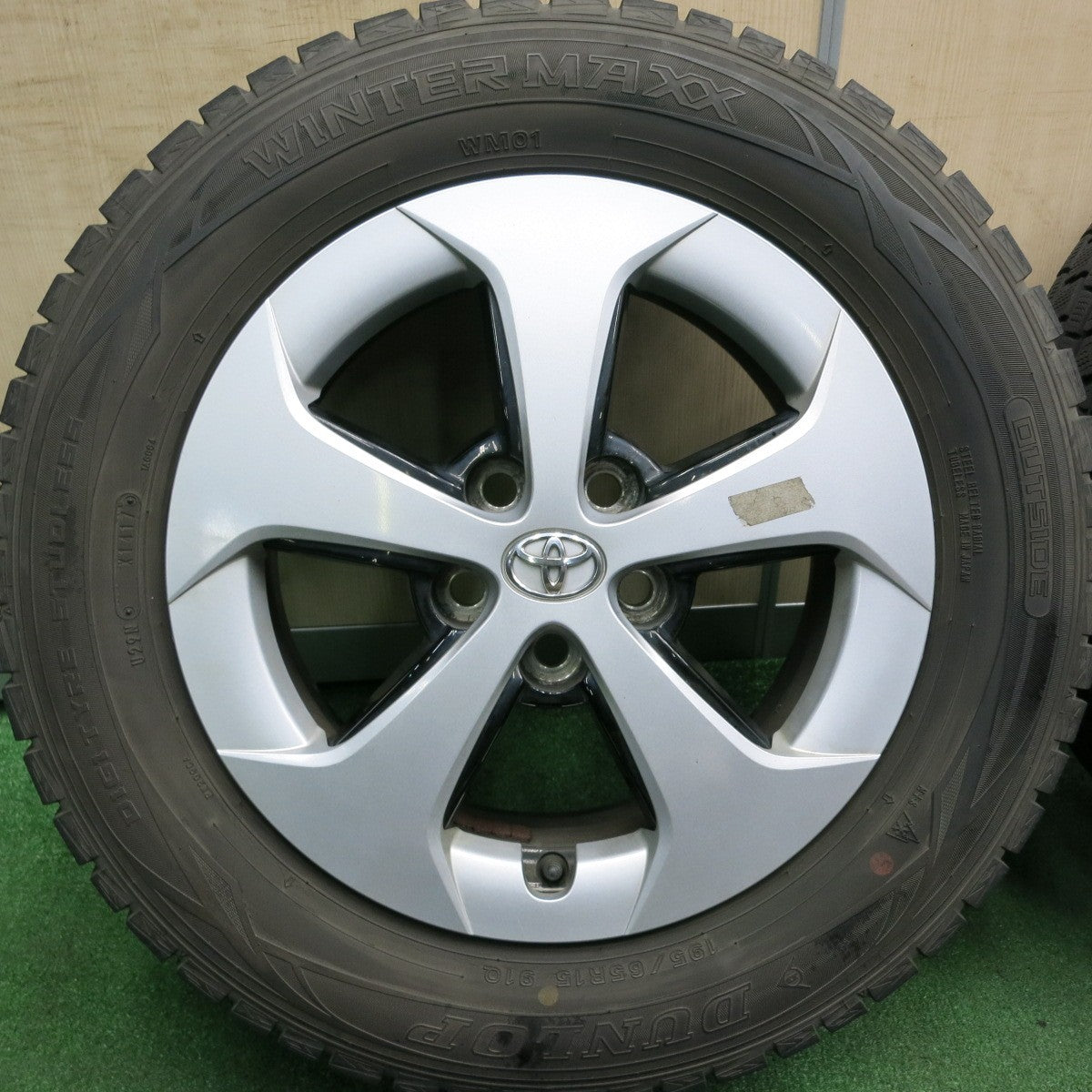 *送料無料* 4本価格★トヨタ 30系 プリウス 純正 195/65R15 スタッドレス ダンロップ ウインターマックス WM01 15インチ PCD100/5H★4042005HAス