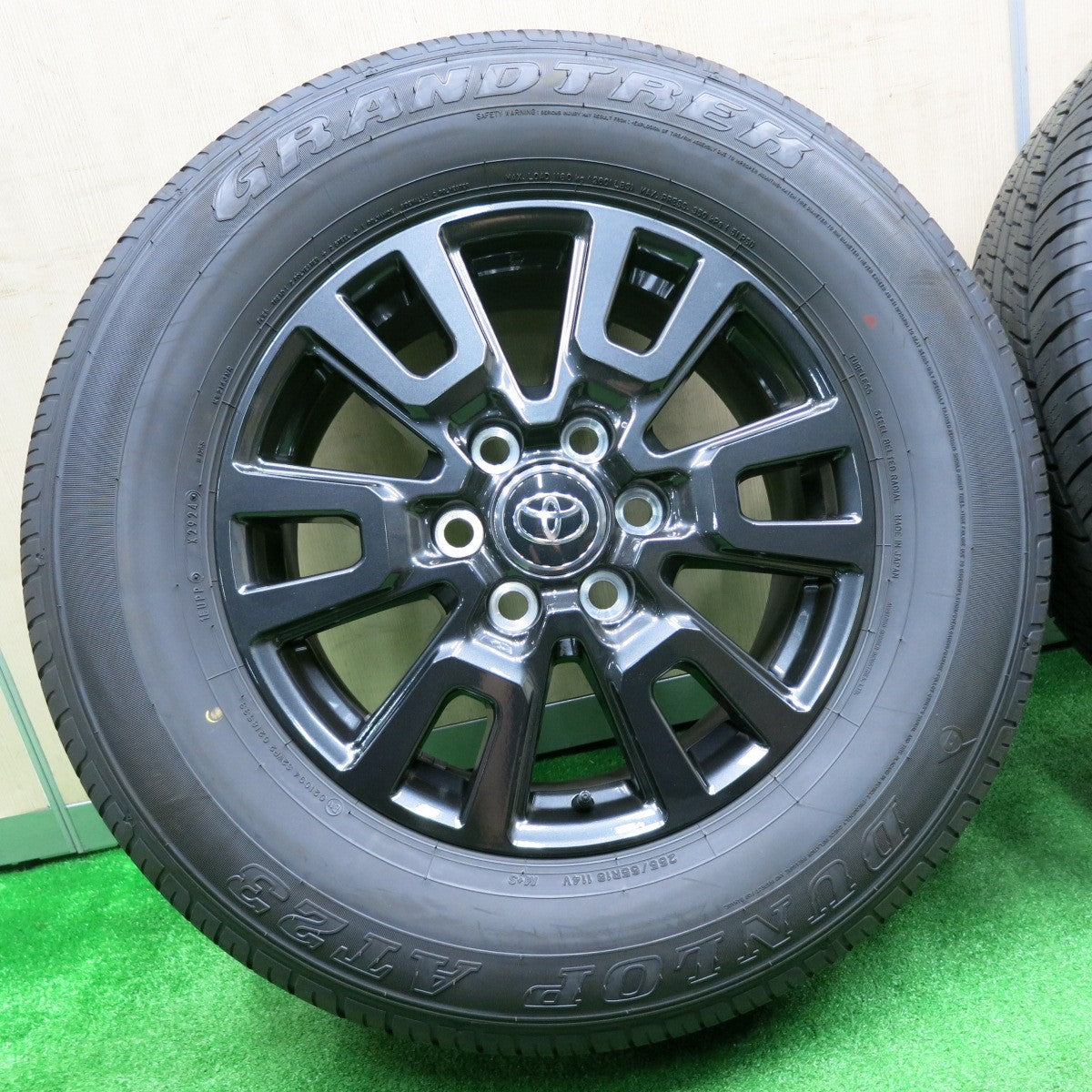 [送料無料] 新車外し！24年★トヨタ ランクル 250 VX 純正 265/65R18 ダンロップ AT23 グラントレック 18インチ PCD139.7/6H★4092906NJノ