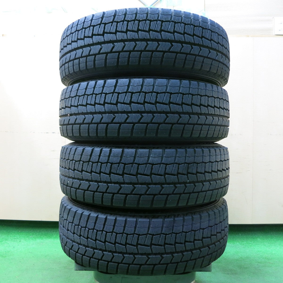 *送料無料* バリ溝！20年！キレイ！9.5分以上★スタッドレス 195/65R16 ダンロップ ウインターマックス WM02 JOKER ジョーカー 16インチ PCD100/4H★4051008イス