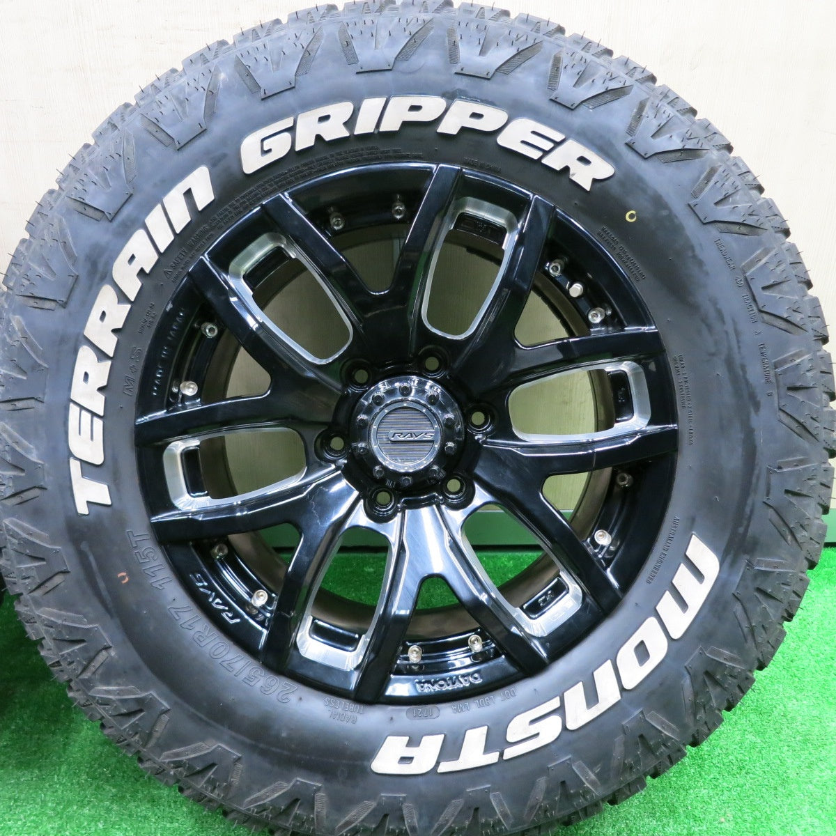 [送料無料] キレイ！21年★RAYS DAYTONA FDX-F6 265/70R17 モンスタ TERRAIN GRIPPER ホワイトレター レイズ デイトナ PCD139.7/6H★4091201HAノ