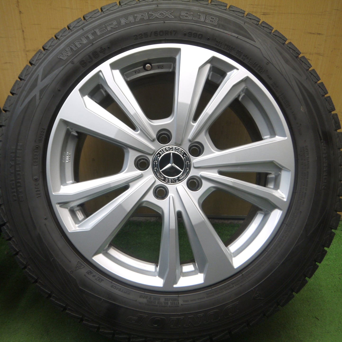 *送料無料* バリ溝！21年！綺麗！9.5分以上★ベンツ等 smartline 365 225/60R17 スタッドレス ダンロップ ウインターマックス SJ8 スマートライン PCD112/5H★4071903Hス