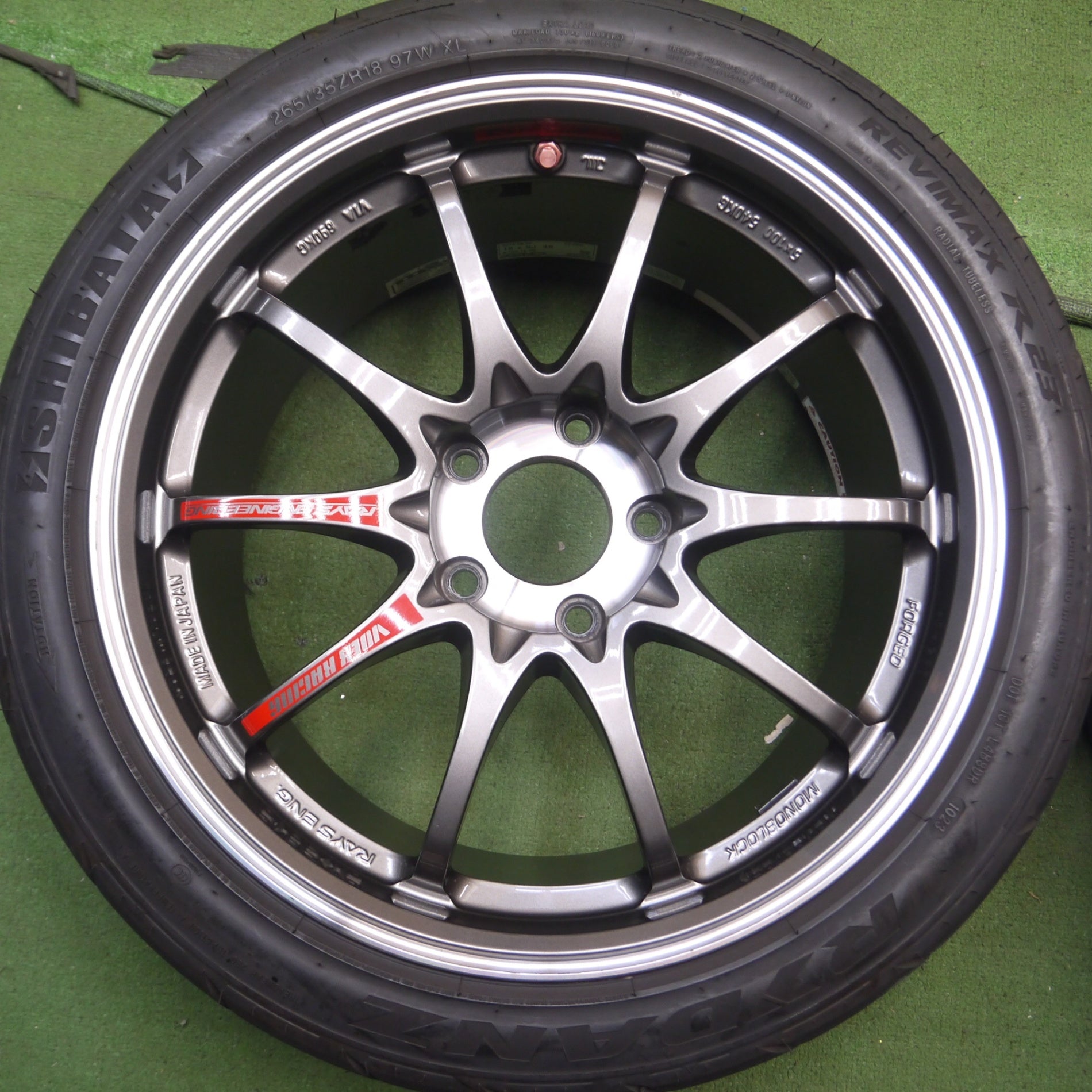 送料無料* キレイ！23年☆RAYS CE28SL MONOBLOCK 鍛造 265/35R18