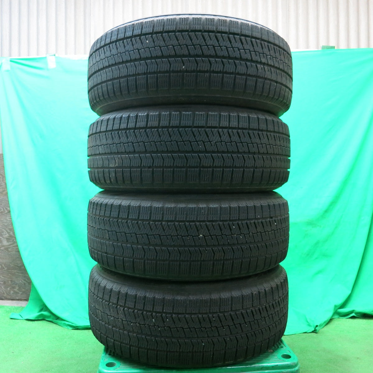 *送料無料* バリ溝！9分★BMW等 阿部商会 MOTEC GLEN 225/60R17 スタッドレス ブリヂストン ブリザック VRX2 17インチ PCD120/5H★4051801ナス