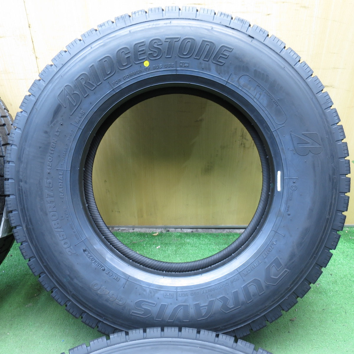 *送料無料* 未使用！24年★トラック タイヤ 205/80R17.5 120/118N ブリヂストン デュラビス G640 DURAVIS 17.5インチ★4041609クノタ