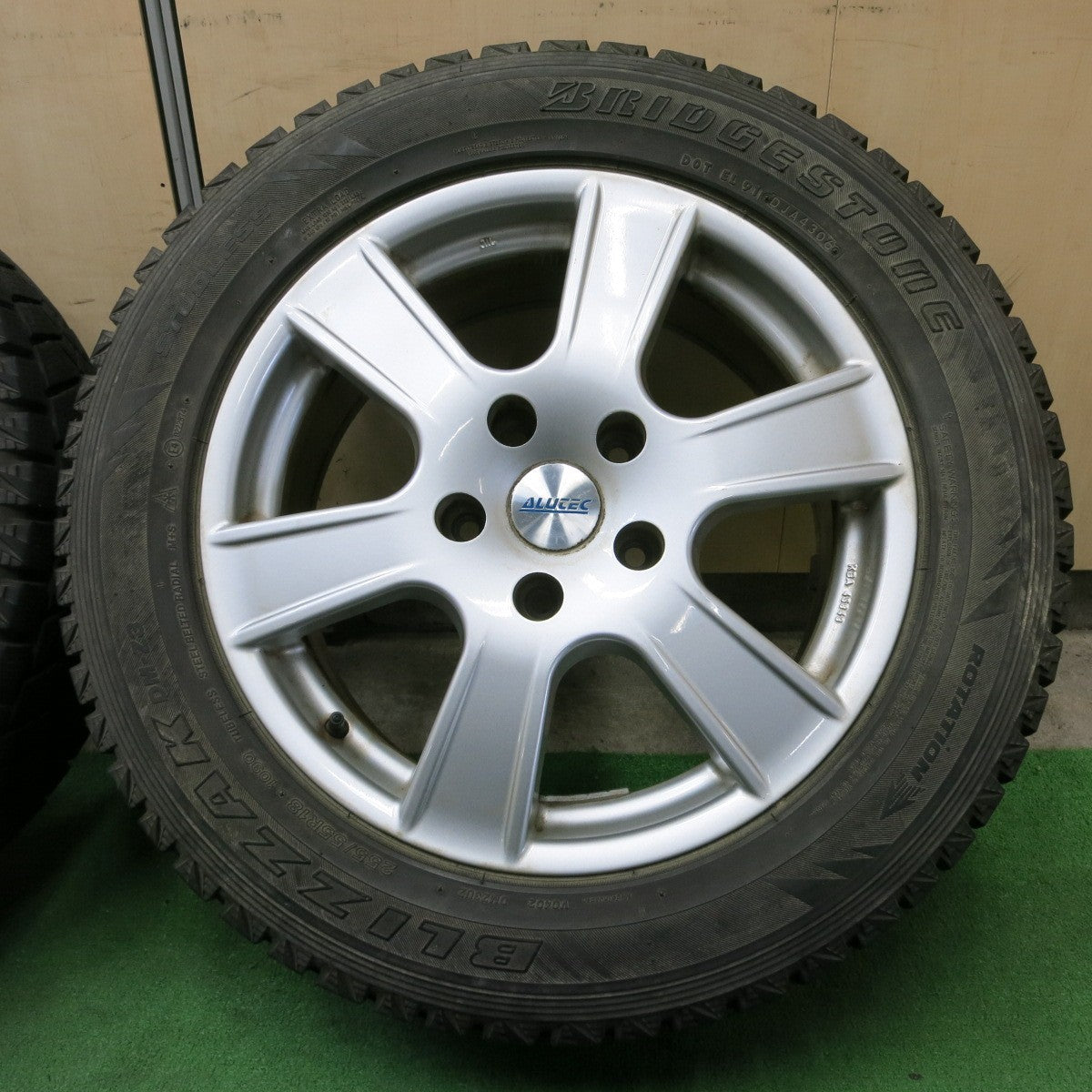 *送料無料* バリ溝！8.5分★ポルシェ 等 ALUTEC 255/55R18 スタッドレス ブリヂストン ブリザック DM-Z3 アルテック PCD130/5H★4071001ナス