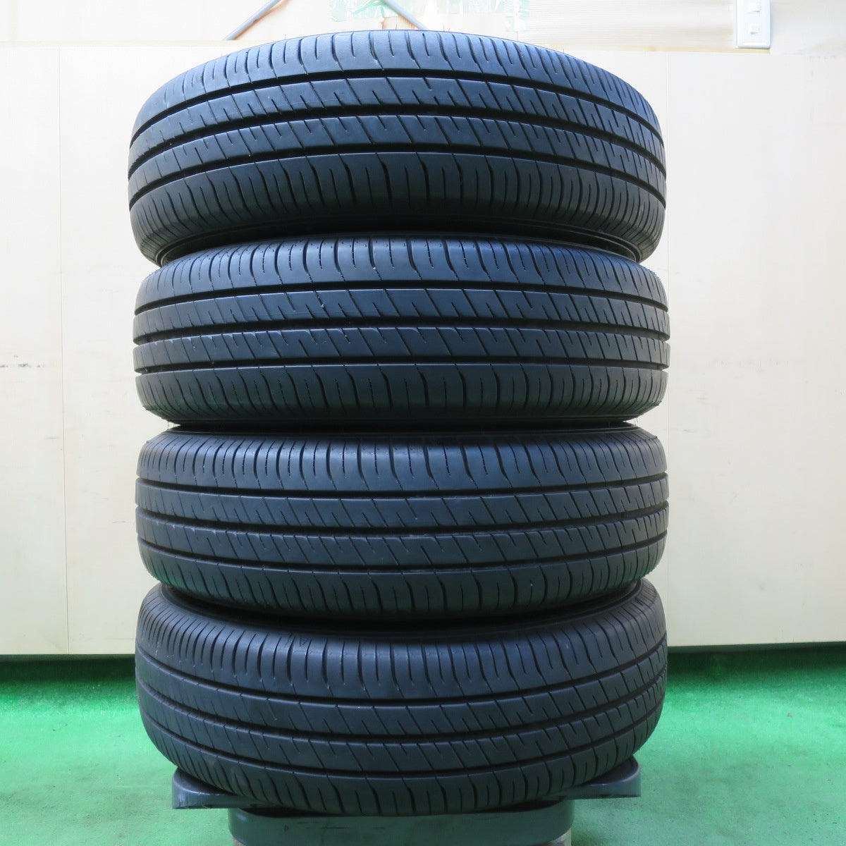 *送料無料* バリ溝！23年！9.5分★175/65R15 グッドイヤー EfficientGrip ECO EG02 AQUA アクア 15インチ PCD100/4H★4081702イノ