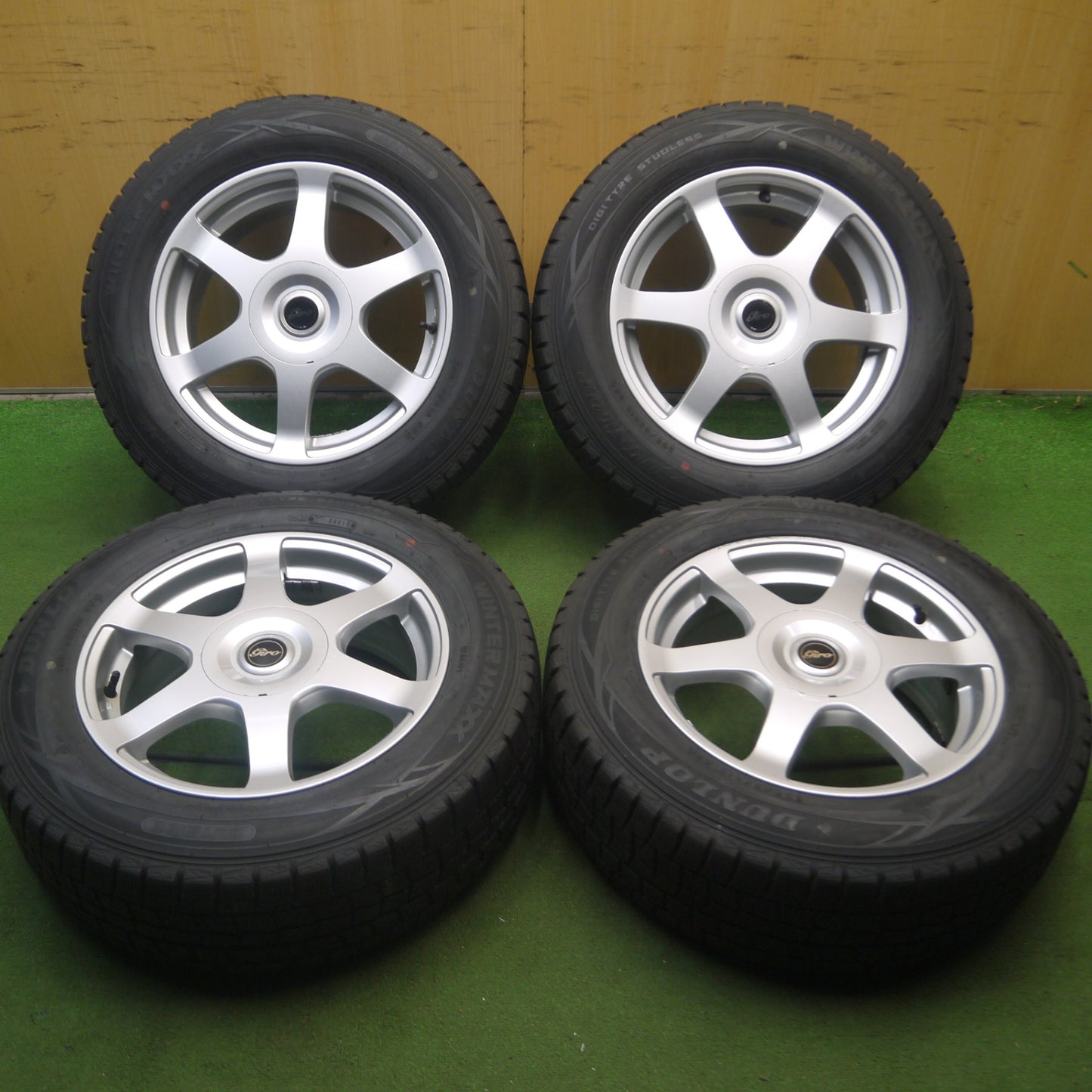 *送料無料* 4本価格★スタッドレス 205/65R16 ダンロップ ウインターマックス WM01 giro ギロ 16インチ PCD100 114.3/5H マルチ★4052007Hス