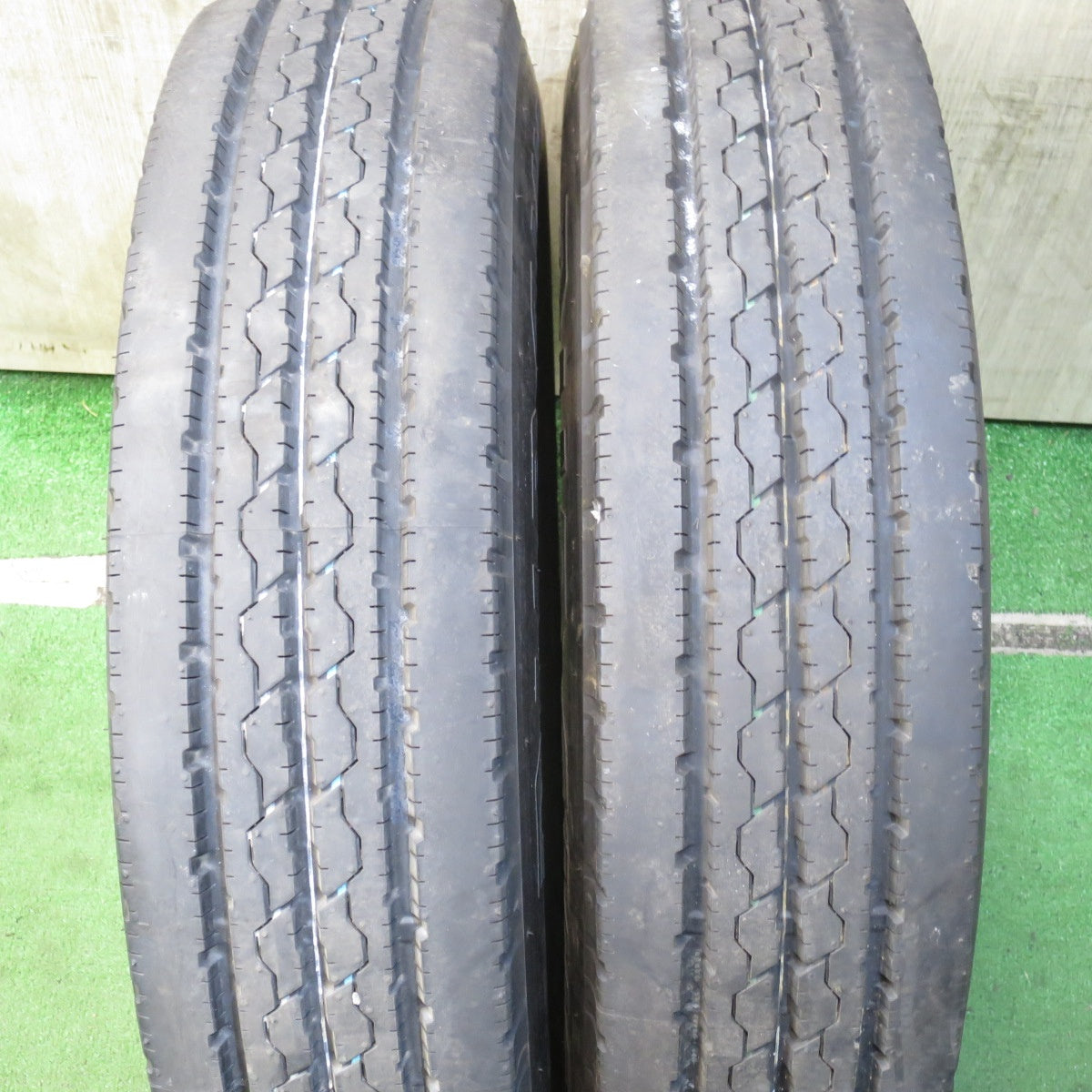 *送料無料* 新車外し！20年！ほぼ未使用★トラック タイヤ 205/85R16 117/115L ブリヂストン デュラビス R205 DURAVIS 16インチ★4052401クノタ