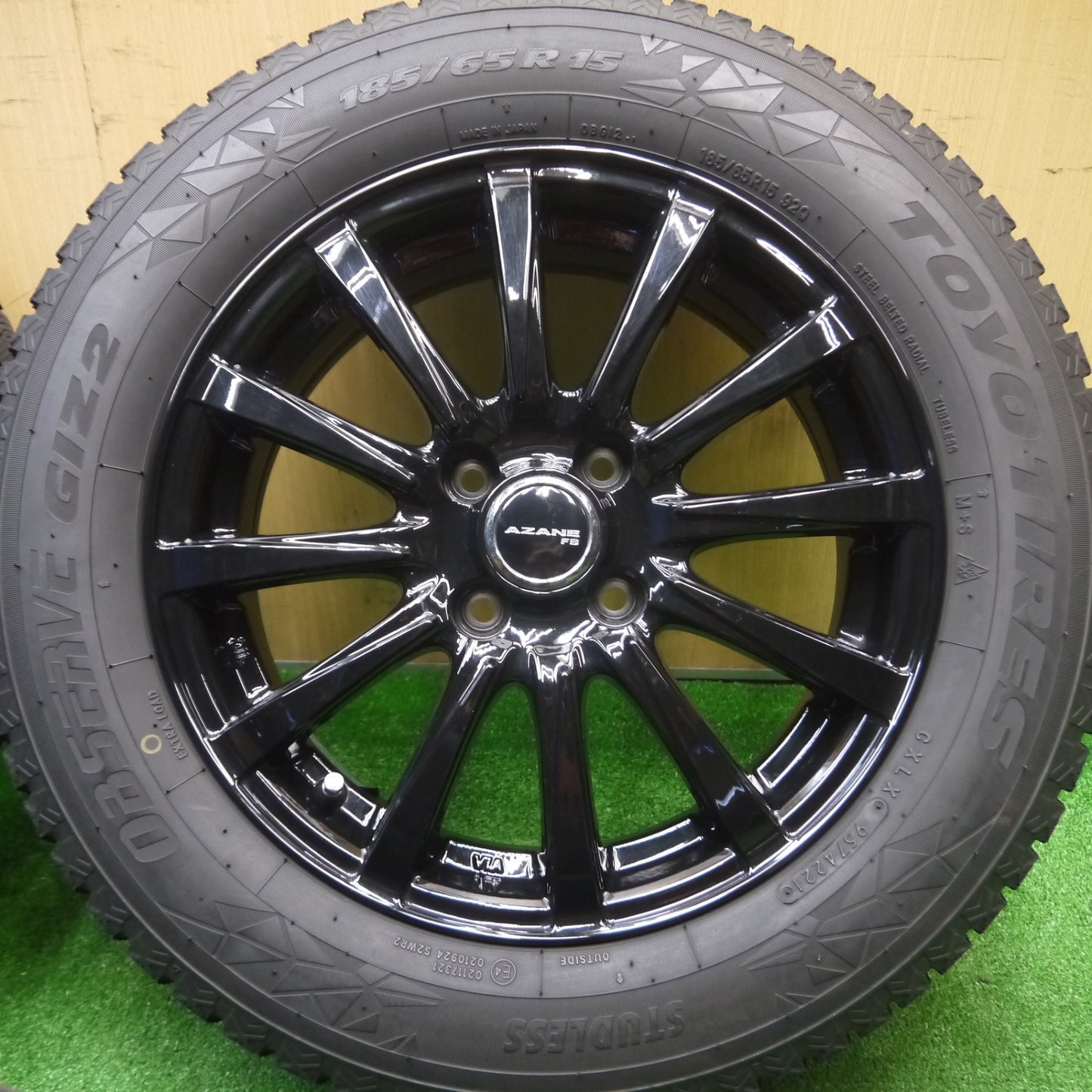 [送料無料] バリ溝！21年！キレイ！9.5分★スタッドレス 185/65R15 トーヨー オブザーブ GIZ2 AZANE FB 15インチ PCD100/4H★4093003Hス