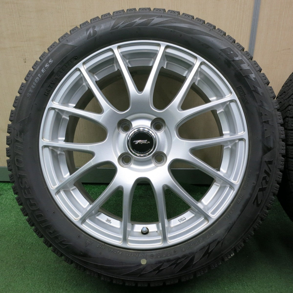 *送料無料* キレイ★スタッドレス 185/55R16 ブリヂストン ブリザック VRX2 TOPRUN トップラン 16インチ PCD100/4H★4052101NJス